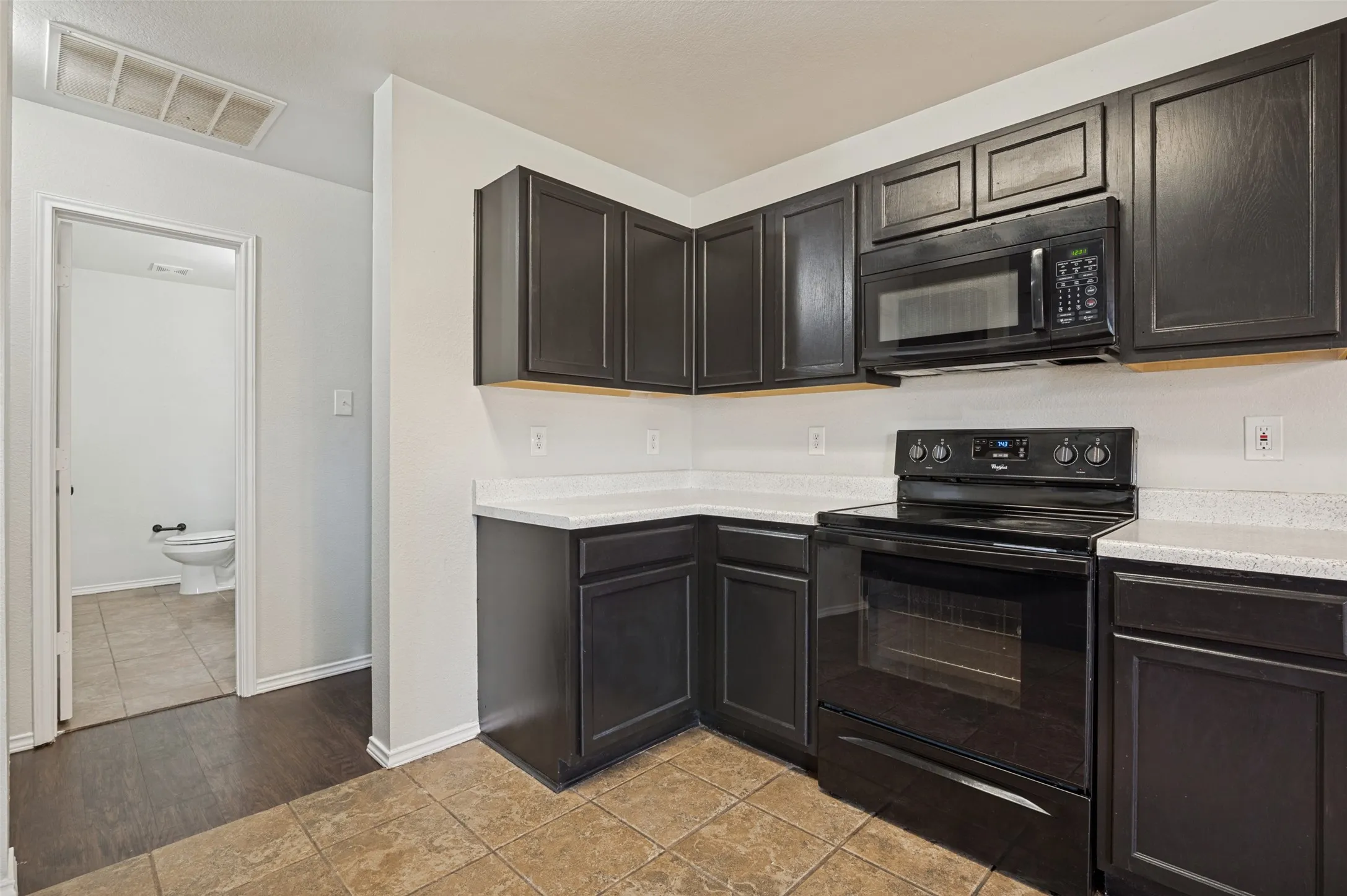 Single Family Residence For Sale in Dallas County , 1030 April Showers Lane, Lancaster, Texas 75134, 3 Bedroom, 3 Bathroom, 2 Garage spaces, 2,771 Sqft, built in 2005, mls#21358152, Real Estate Agent in Lancaster, Homes For Sale in Dallas county, Homes For Sale in Lancaster, Realtor in Lancaster Texas, Real Estate Brokerage Independent Realty Texas, Luminita Cordes Realtor