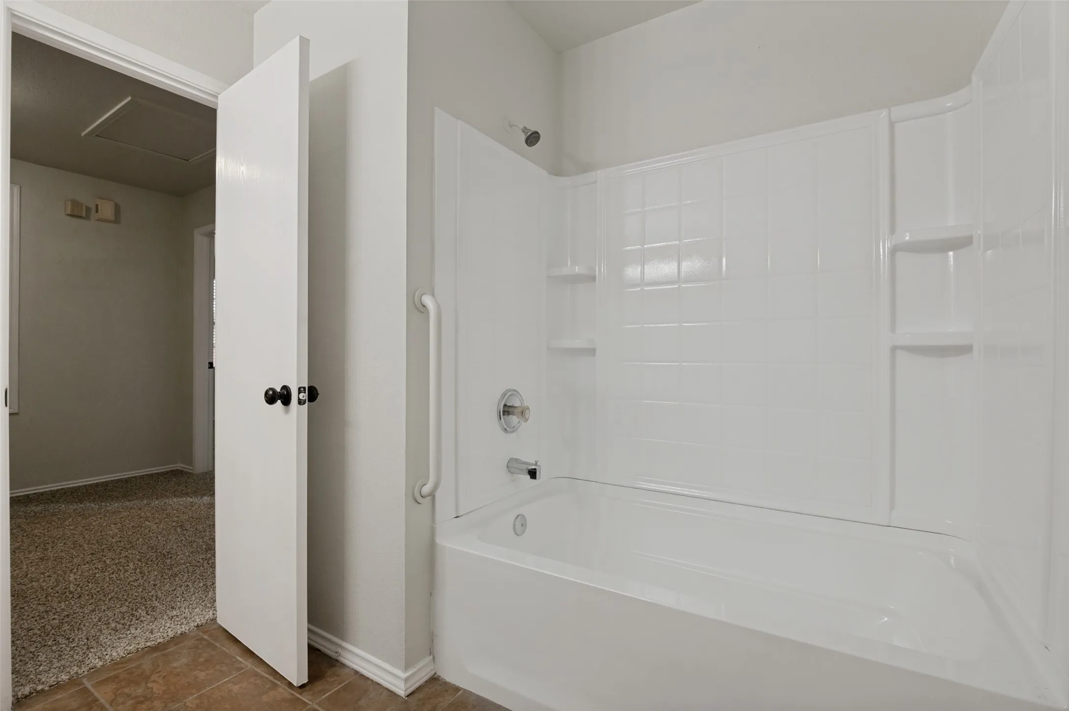 Single Family Residence For Sale in Dallas County , 1030 April Showers Lane, Lancaster, Texas 75134, 3 Bedroom, 3 Bathroom, 2 Garage spaces, 2,771 Sqft, built in 2005, mls#21358152, Real Estate Agent in Lancaster, Homes For Sale in Dallas county, Homes For Sale in Lancaster, Realtor in Lancaster Texas, Real Estate Brokerage Independent Realty Texas, Luminita Cordes Realtor
