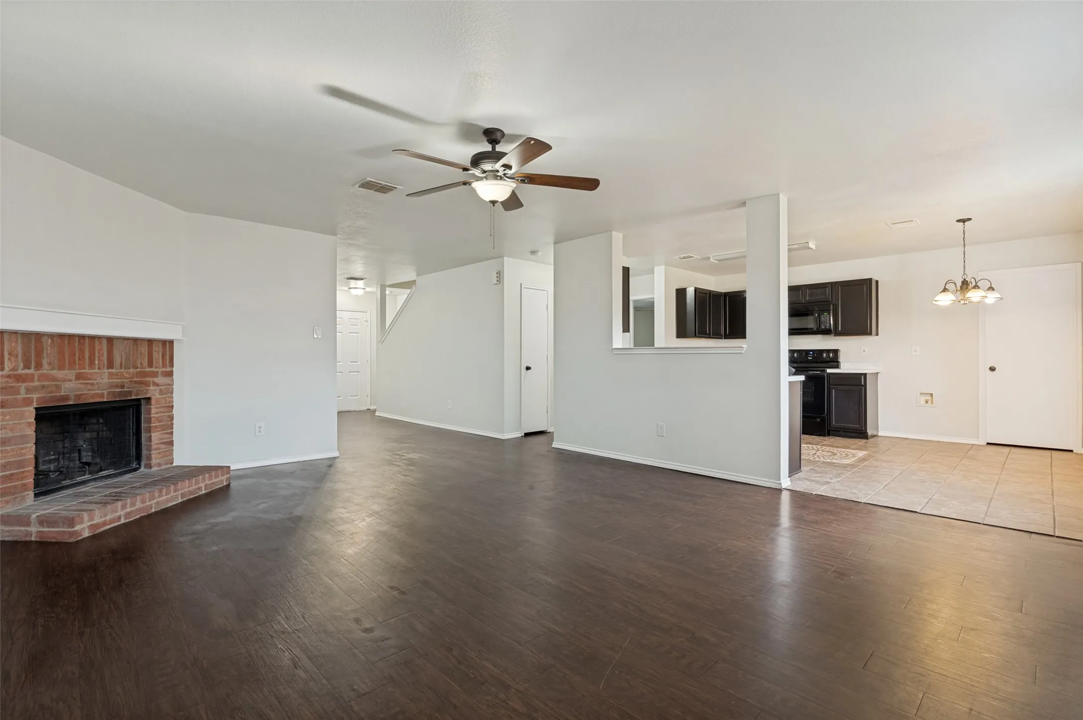 Single Family Residence For Sale in Dallas County , 1030 April Showers Lane, Lancaster, Texas 75134, 3 Bedroom, 3 Bathroom, 2 Garage spaces, 2,771 Sqft, built in 2005, mls#21358152, Real Estate Agent in Lancaster, Homes For Sale in Dallas county, Homes For Sale in Lancaster, Realtor in Lancaster Texas, Real Estate Brokerage Independent Realty Texas, Luminita Cordes Realtor