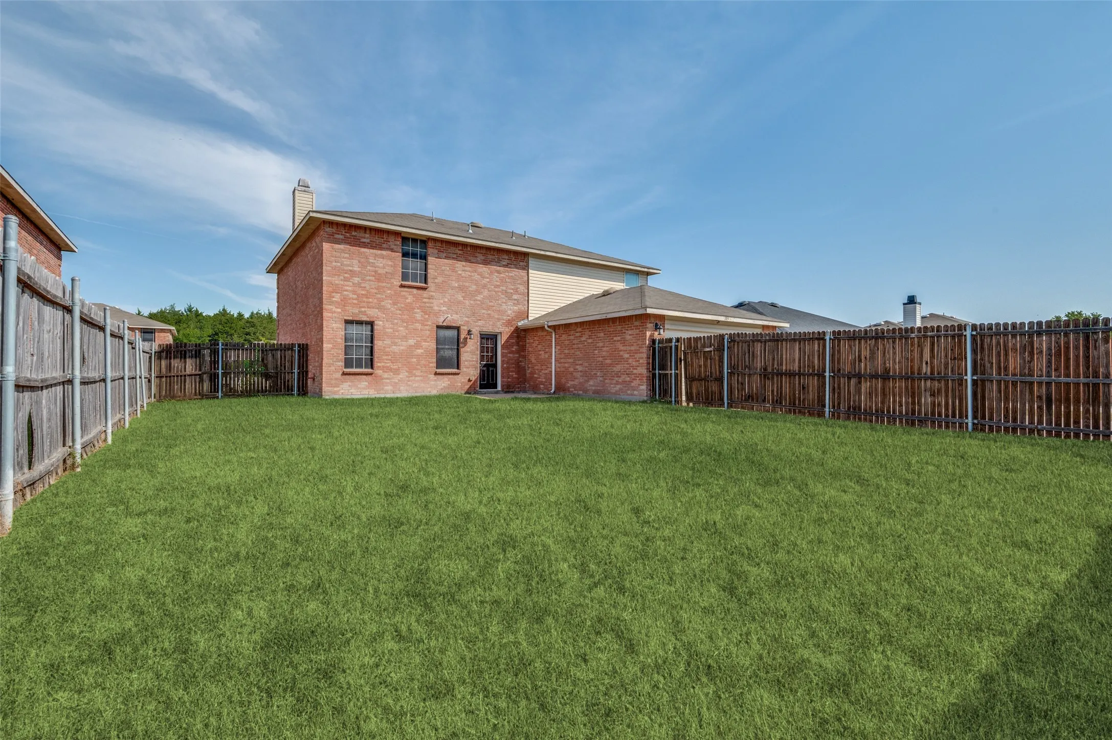 Single Family Residence For Sale in Dallas County , 1030 April Showers Lane, Lancaster, Texas 75134, 3 Bedroom, 3 Bathroom, 2 Garage spaces, 2,771 Sqft, built in 2005, mls#21358152, Real Estate Agent in Lancaster, Homes For Sale in Dallas county, Homes For Sale in Lancaster, Realtor in Lancaster Texas, Real Estate Brokerage Independent Realty Texas, Luminita Cordes Realtor