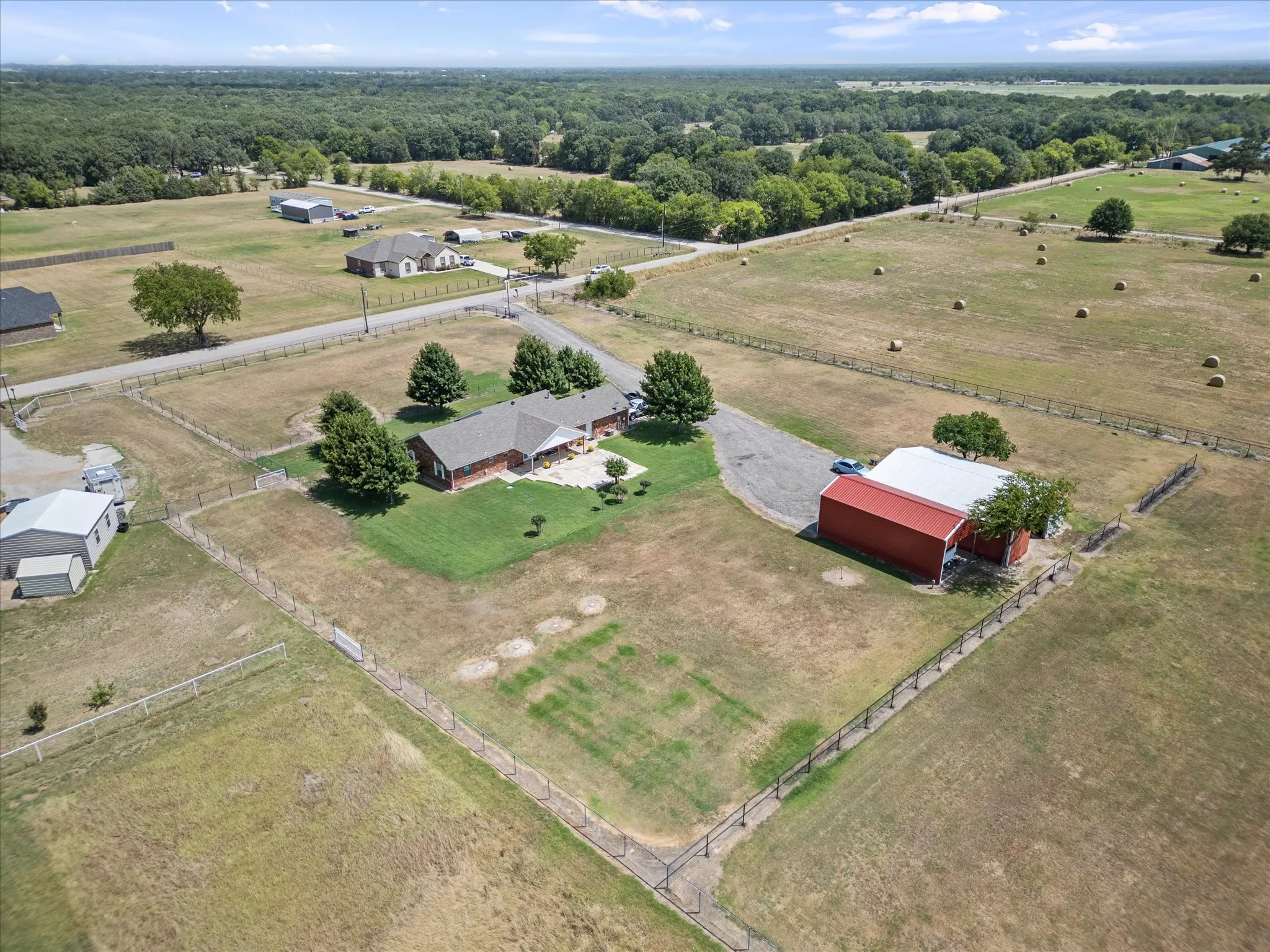 Single Family Residence For Sale in Hunt County , 763 County Road 3505, Quinlan, Texas 75474, 3 Bedroom, 3 Bathroom, 2 Garage spaces, 1,538 Sqft, built in 2003, mls#21358316, Real Estate Agent in Quinlan, Homes For Sale in Hunt county, Homes For Sale in Quinlan, Realtor in Quinlan Texas, Real Estate Brokerage Independent Realty Texas, Luminita Cordes Realtor