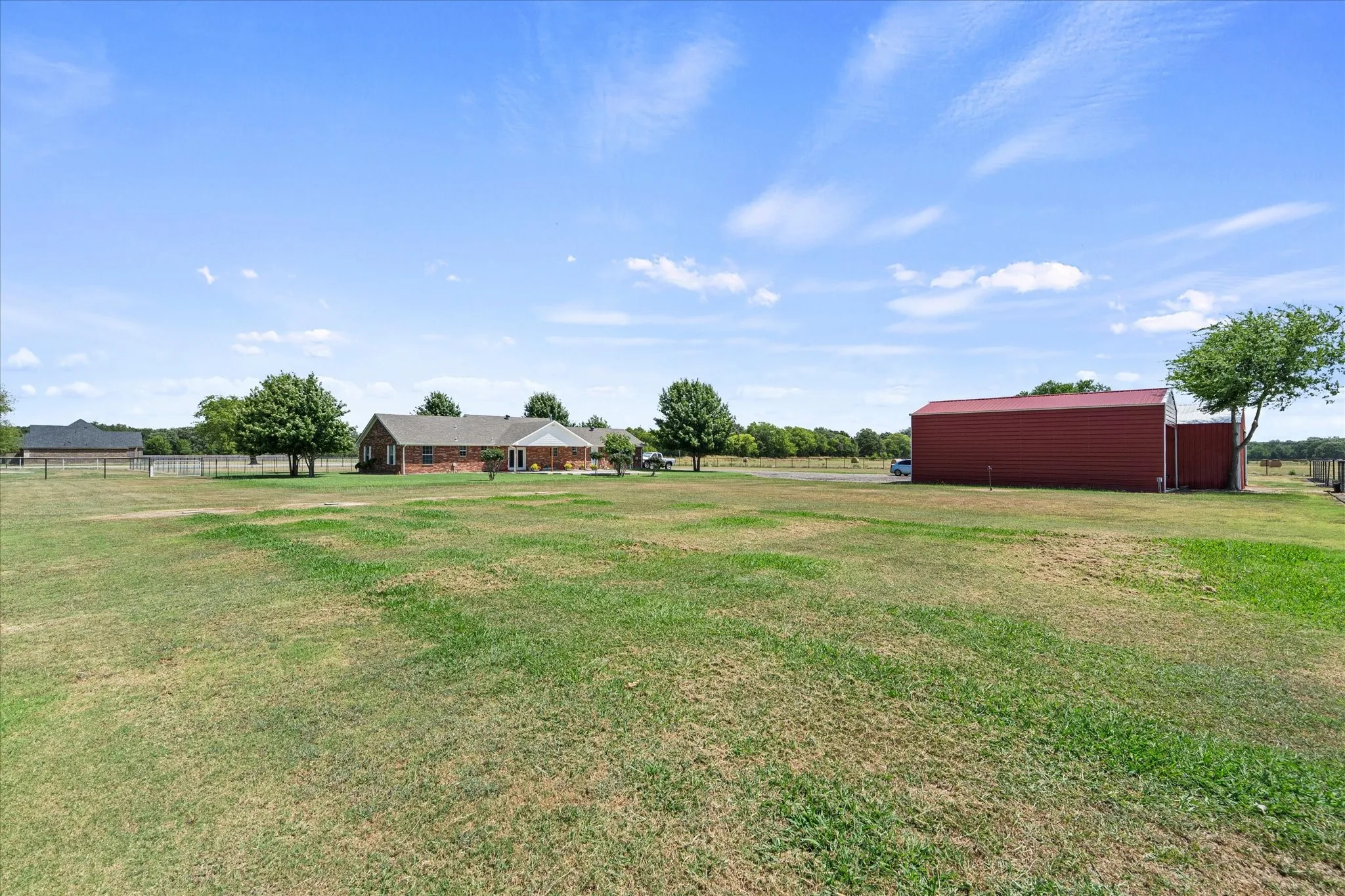 Single Family Residence For Sale in Hunt County , 763 County Road 3505, Quinlan, Texas 75474, 3 Bedroom, 3 Bathroom, 2 Garage spaces, 1,538 Sqft, built in 2003, mls#21358316, Real Estate Agent in Quinlan, Homes For Sale in Hunt county, Homes For Sale in Quinlan, Realtor in Quinlan Texas, Real Estate Brokerage Independent Realty Texas, Luminita Cordes Realtor