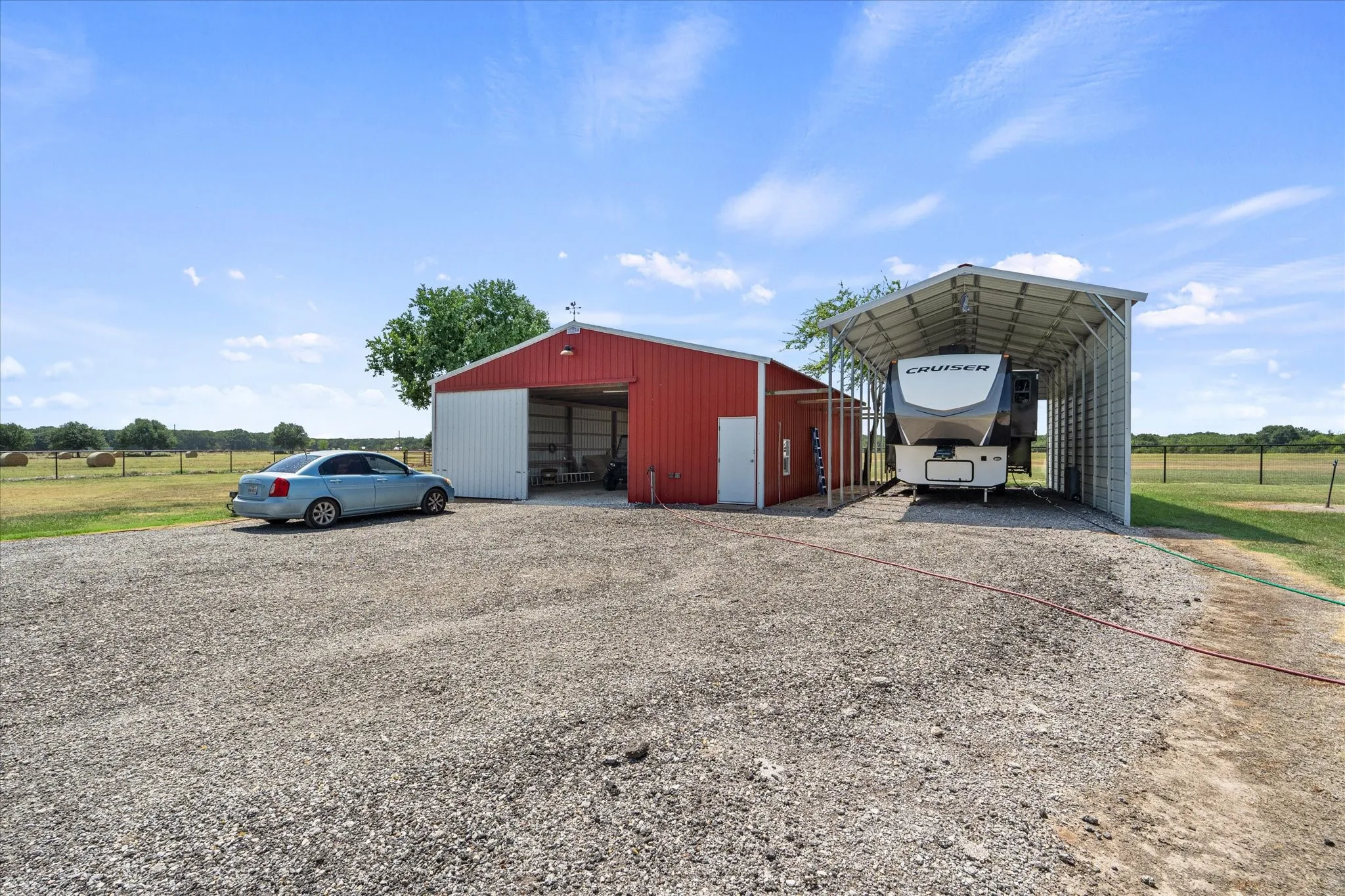 Single Family Residence For Sale in Hunt County , 763 County Road 3505, Quinlan, Texas 75474, 3 Bedroom, 3 Bathroom, 2 Garage spaces, 1,538 Sqft, built in 2003, mls#21358316, Real Estate Agent in Quinlan, Homes For Sale in Hunt county, Homes For Sale in Quinlan, Realtor in Quinlan Texas, Real Estate Brokerage Independent Realty Texas, Luminita Cordes Realtor
