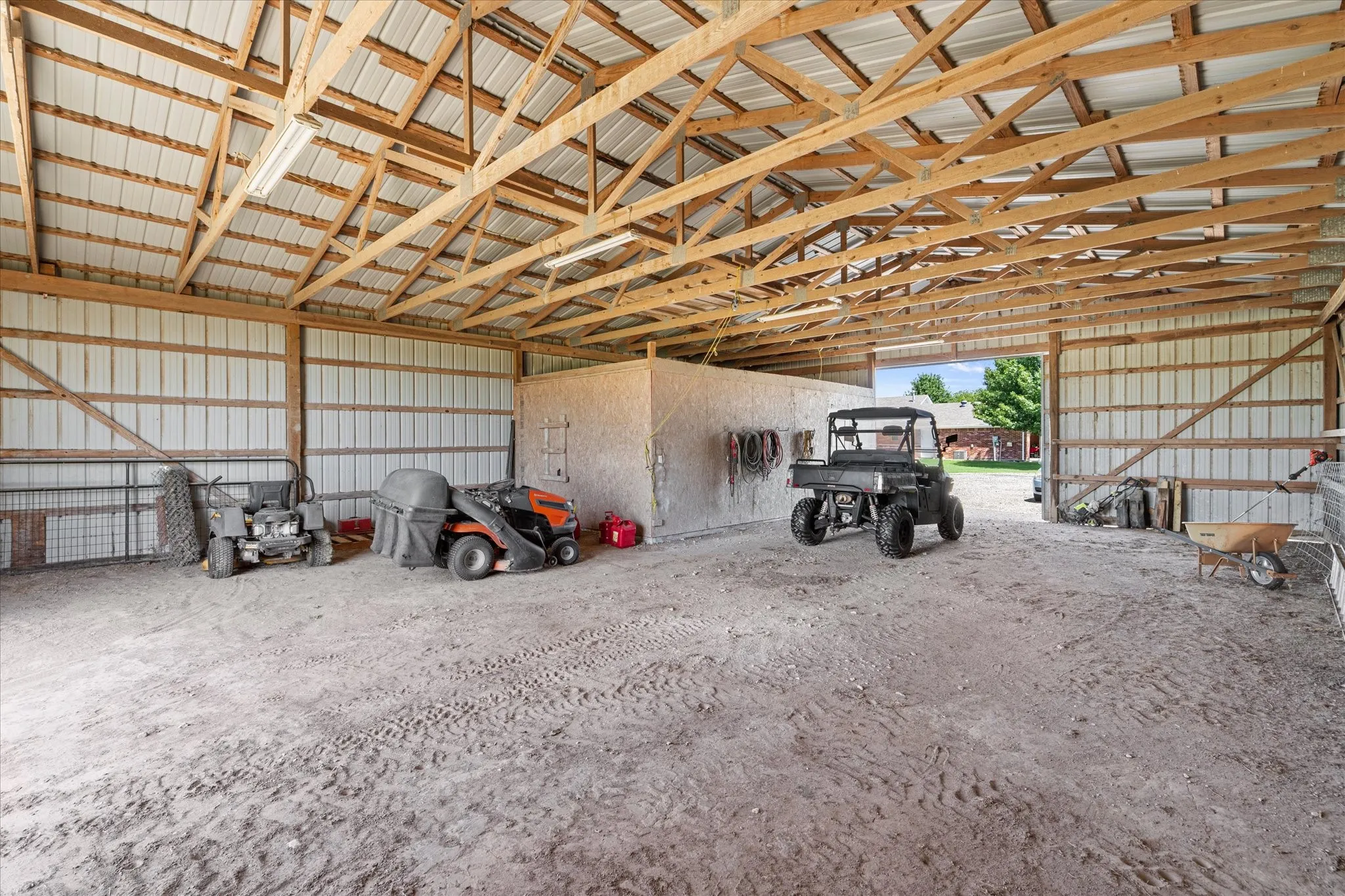 Single Family Residence For Sale in Hunt County , 763 County Road 3505, Quinlan, Texas 75474, 3 Bedroom, 3 Bathroom, 2 Garage spaces, 1,538 Sqft, built in 2003, mls#21358316, Real Estate Agent in Quinlan, Homes For Sale in Hunt county, Homes For Sale in Quinlan, Realtor in Quinlan Texas, Real Estate Brokerage Independent Realty Texas, Luminita Cordes Realtor