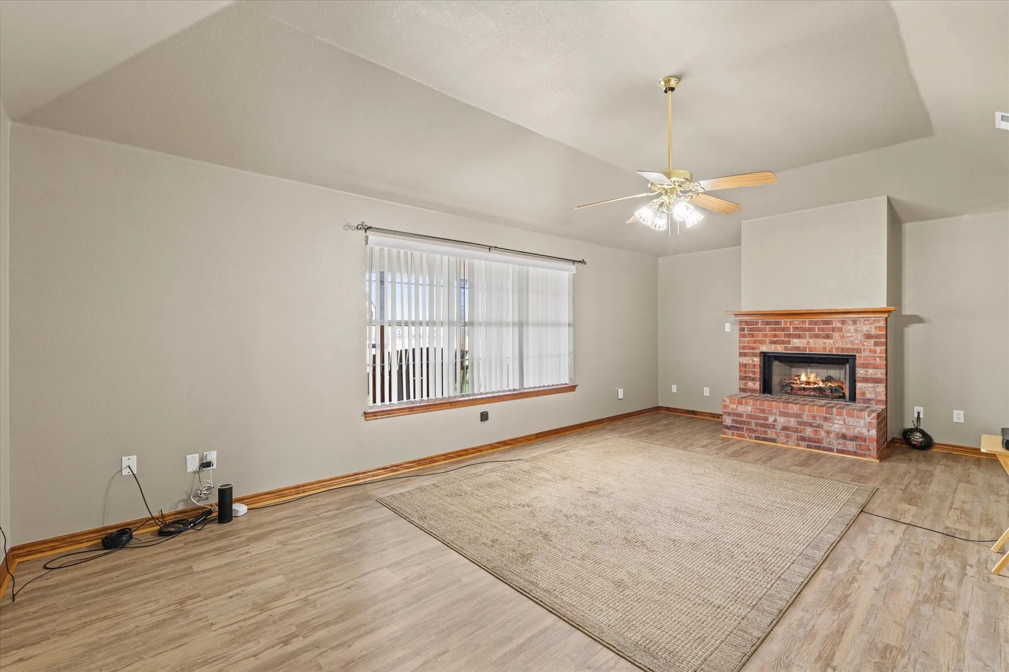 Single Family Residence For Sale in Hunt County , 763 County Road 3505, Quinlan, Texas 75474, 3 Bedroom, 3 Bathroom, 2 Garage spaces, 1,538 Sqft, built in 2003, mls#21358316, Real Estate Agent in Quinlan, Homes For Sale in Hunt county, Homes For Sale in Quinlan, Realtor in Quinlan Texas, Real Estate Brokerage Independent Realty Texas, Luminita Cordes Realtor