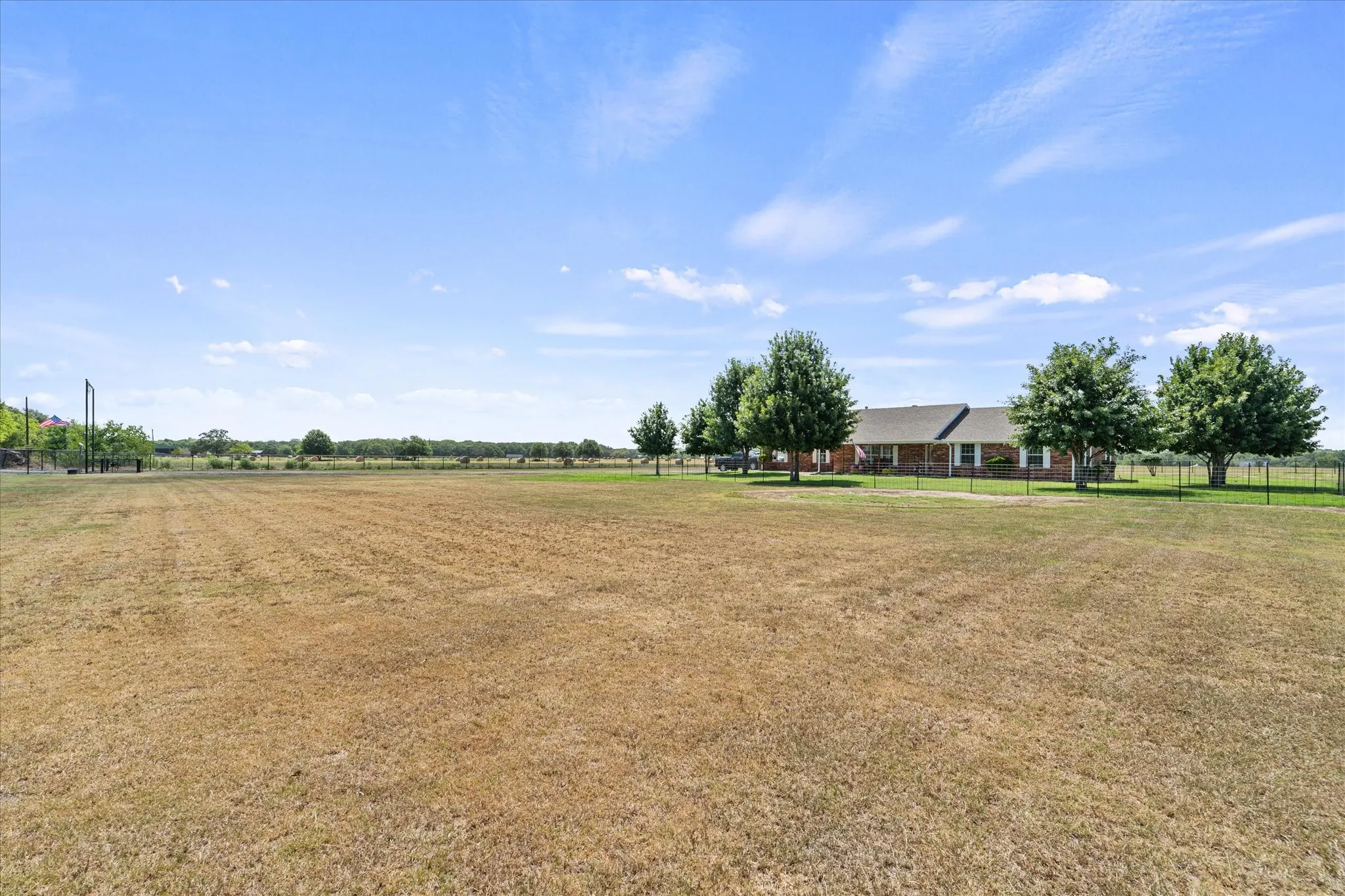 Single Family Residence For Sale in Hunt County , 763 County Road 3505, Quinlan, Texas 75474, 3 Bedroom, 3 Bathroom, 2 Garage spaces, 1,538 Sqft, built in 2003, mls#21358316, Real Estate Agent in Quinlan, Homes For Sale in Hunt county, Homes For Sale in Quinlan, Realtor in Quinlan Texas, Real Estate Brokerage Independent Realty Texas, Luminita Cordes Realtor
