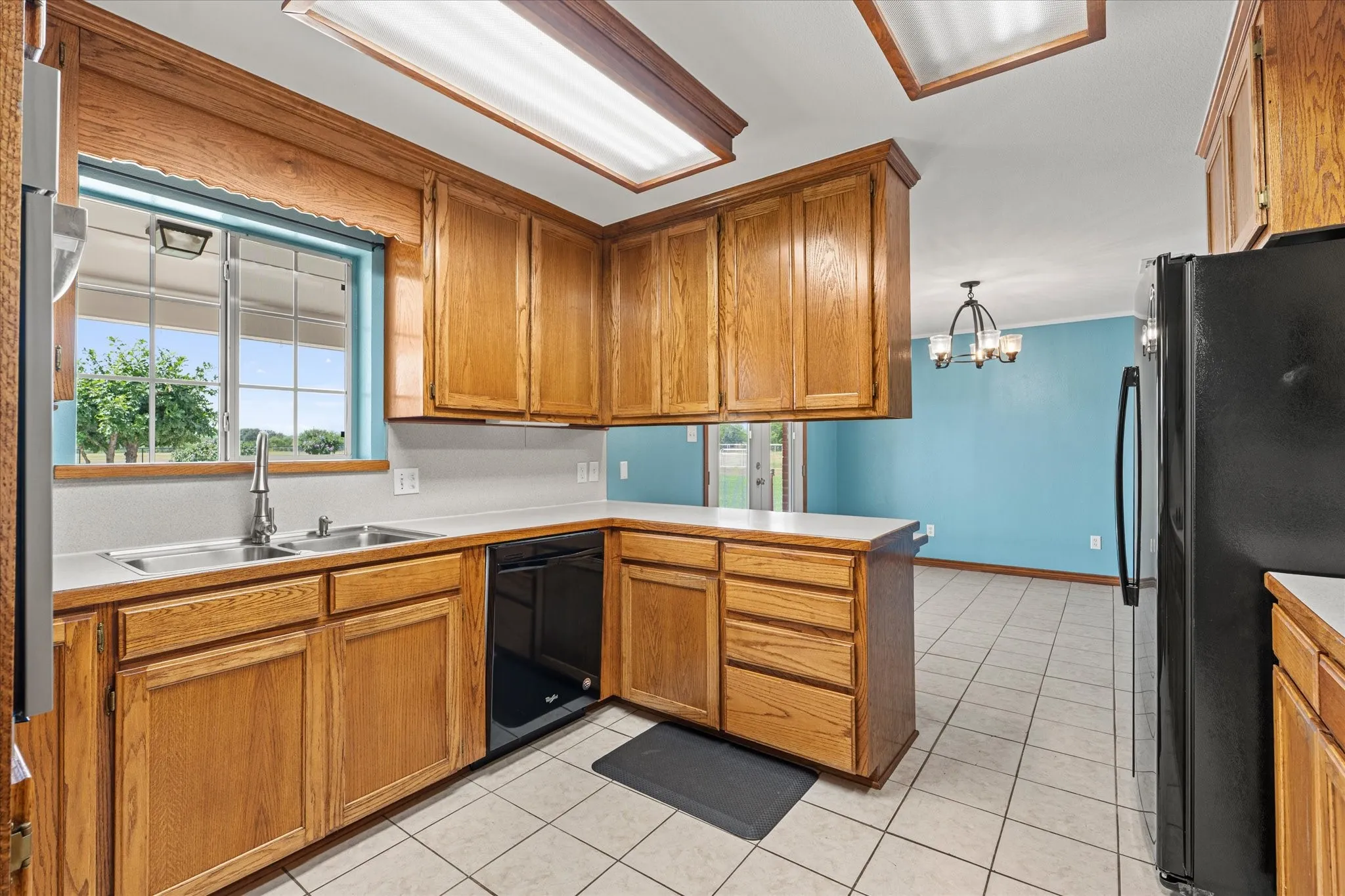 Single Family Residence For Sale in Hunt County , 763 County Road 3505, Quinlan, Texas 75474, 3 Bedroom, 3 Bathroom, 2 Garage spaces, 1,538 Sqft, built in 2003, mls#21358316, Real Estate Agent in Quinlan, Homes For Sale in Hunt county, Homes For Sale in Quinlan, Realtor in Quinlan Texas, Real Estate Brokerage Independent Realty Texas, Luminita Cordes Realtor