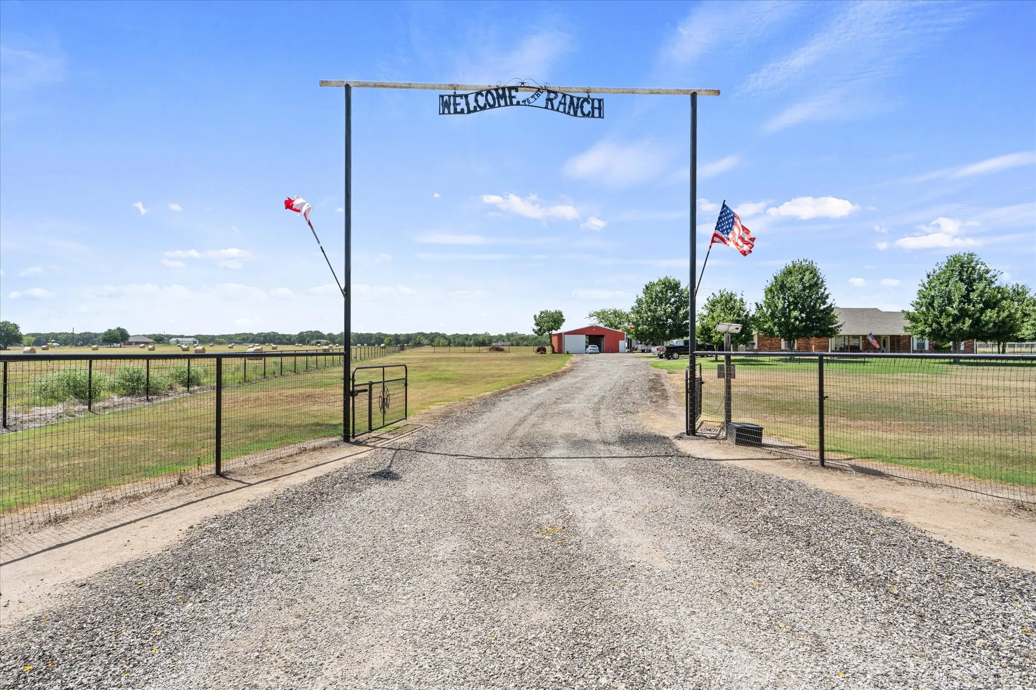 Single Family Residence For Sale in Hunt County , 763 County Road 3505, Quinlan, Texas 75474, 3 Bedroom, 3 Bathroom, 2 Garage spaces, 1,538 Sqft, built in 2003, mls#21358316, Real Estate Agent in Quinlan, Homes For Sale in Hunt county, Homes For Sale in Quinlan, Realtor in Quinlan Texas, Real Estate Brokerage Independent Realty Texas, Luminita Cordes Realtor