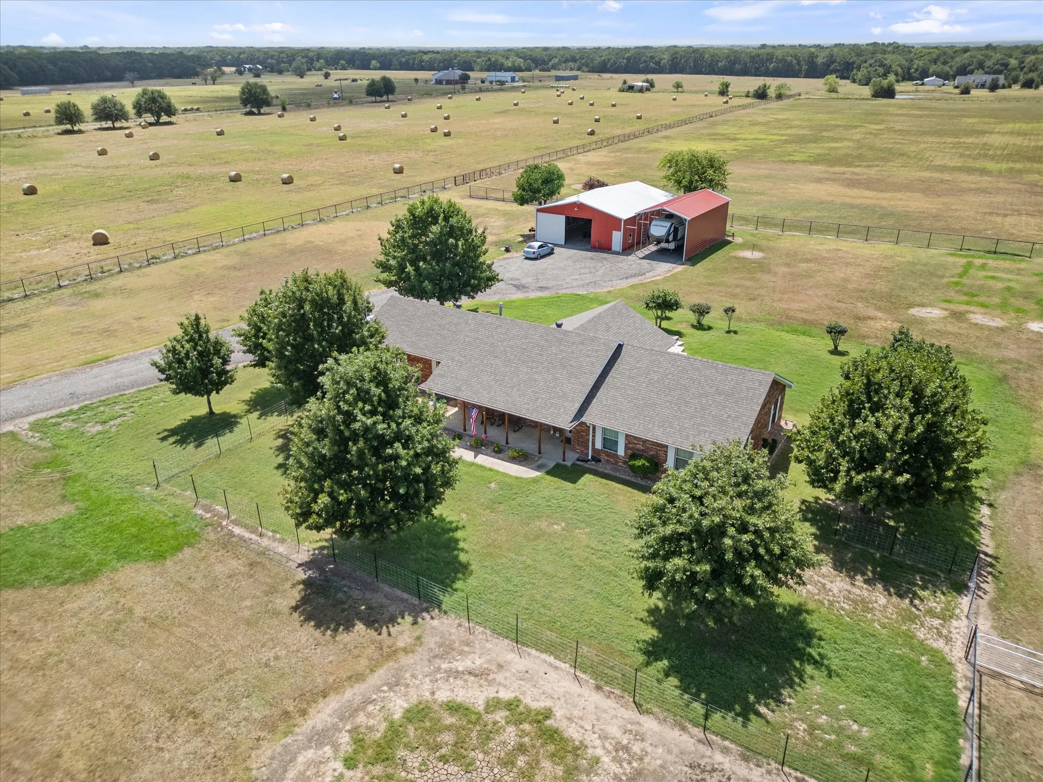 Single Family Residence For Sale in Hunt County , 763 County Road 3505, Quinlan, Texas 75474, 3 Bedroom, 3 Bathroom, 2 Garage spaces, 1,538 Sqft, built in 2003, mls#21358316, Real Estate Agent in Quinlan, Homes For Sale in Hunt county, Homes For Sale in Quinlan, Realtor in Quinlan Texas, Real Estate Brokerage Independent Realty Texas, Luminita Cordes Realtor