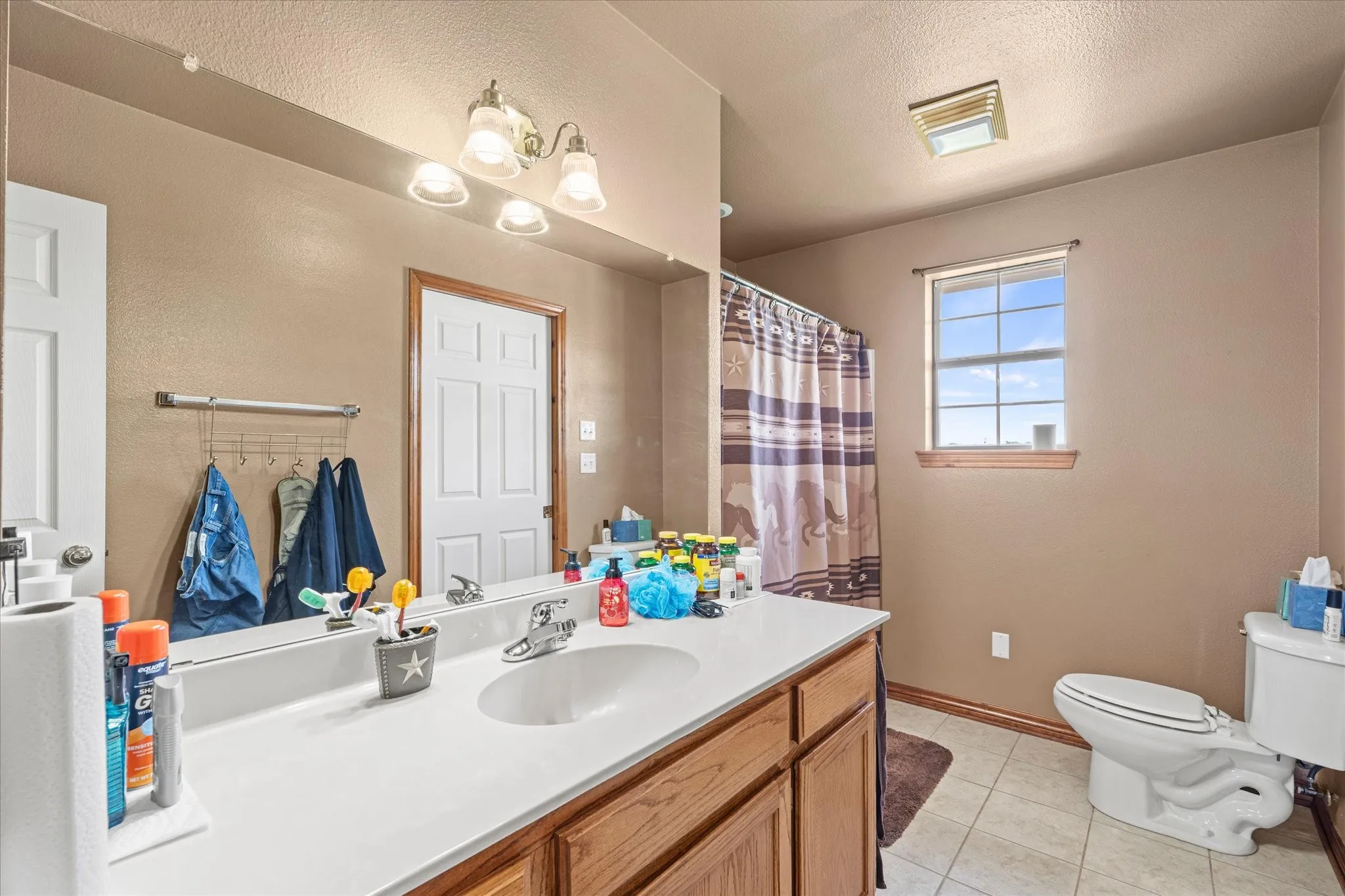 Single Family Residence For Sale in Hunt County , 763 County Road 3505, Quinlan, Texas 75474, 3 Bedroom, 3 Bathroom, 2 Garage spaces, 1,538 Sqft, built in 2003, mls#21358316, Real Estate Agent in Quinlan, Homes For Sale in Hunt county, Homes For Sale in Quinlan, Realtor in Quinlan Texas, Real Estate Brokerage Independent Realty Texas, Luminita Cordes Realtor