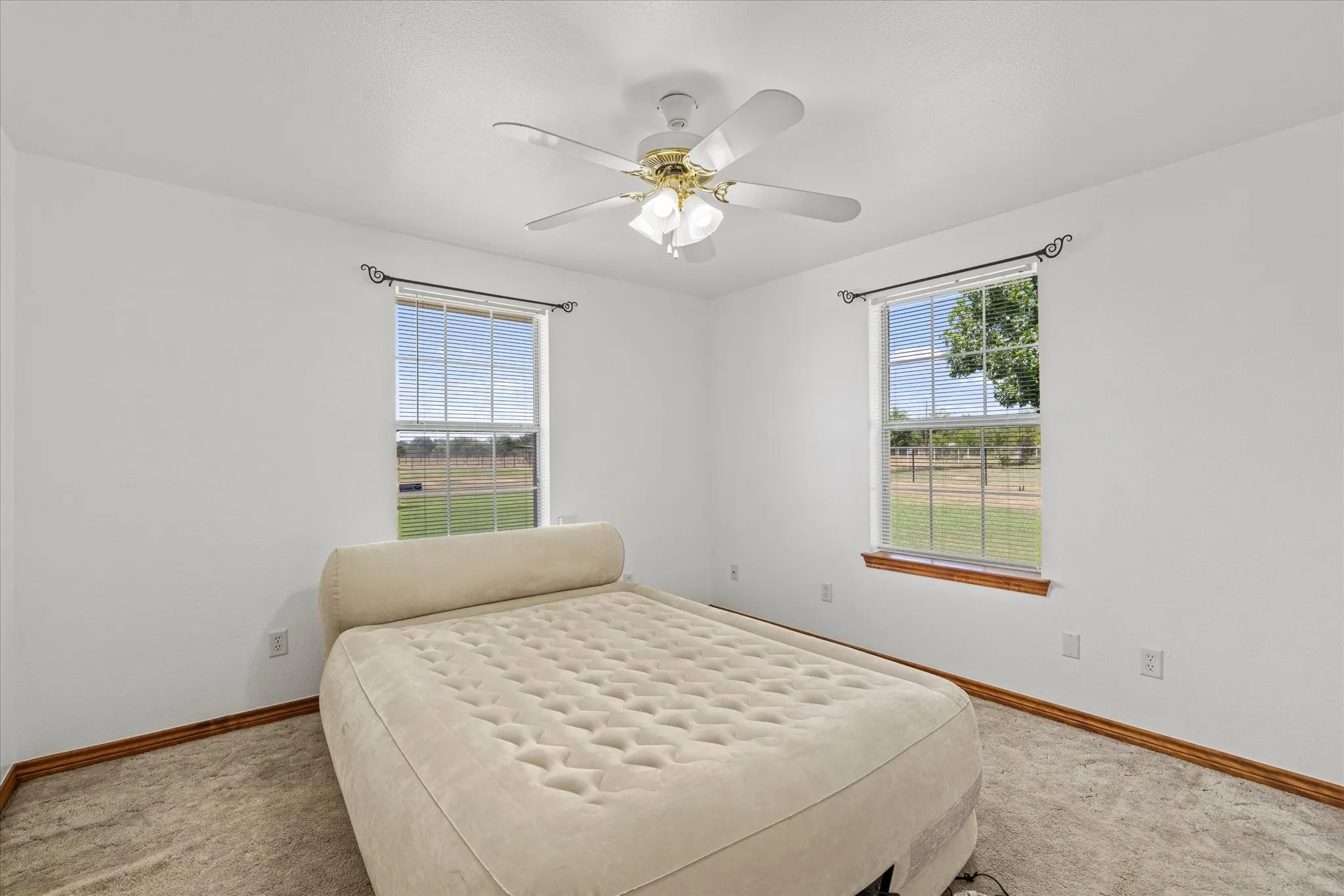 Single Family Residence For Sale in Hunt County , 763 County Road 3505, Quinlan, Texas 75474, 3 Bedroom, 3 Bathroom, 2 Garage spaces, 1,538 Sqft, built in 2003, mls#21358316, Real Estate Agent in Quinlan, Homes For Sale in Hunt county, Homes For Sale in Quinlan, Realtor in Quinlan Texas, Real Estate Brokerage Independent Realty Texas, Luminita Cordes Realtor