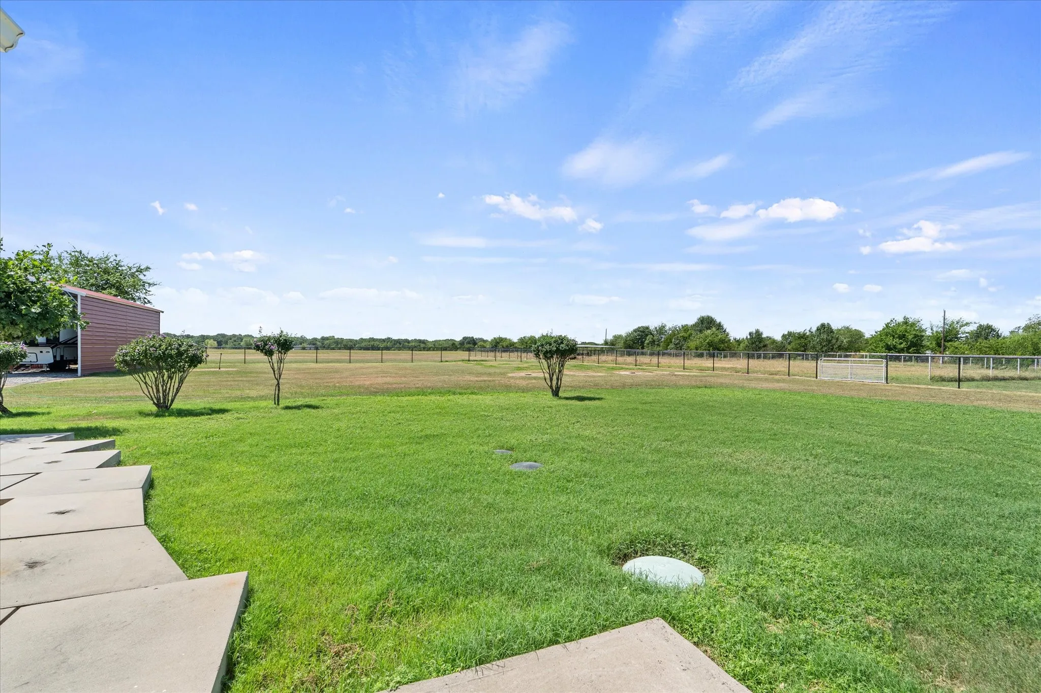 Single Family Residence For Sale in Hunt County , 763 County Road 3505, Quinlan, Texas 75474, 3 Bedroom, 3 Bathroom, 2 Garage spaces, 1,538 Sqft, built in 2003, mls#21358316, Real Estate Agent in Quinlan, Homes For Sale in Hunt county, Homes For Sale in Quinlan, Realtor in Quinlan Texas, Real Estate Brokerage Independent Realty Texas, Luminita Cordes Realtor