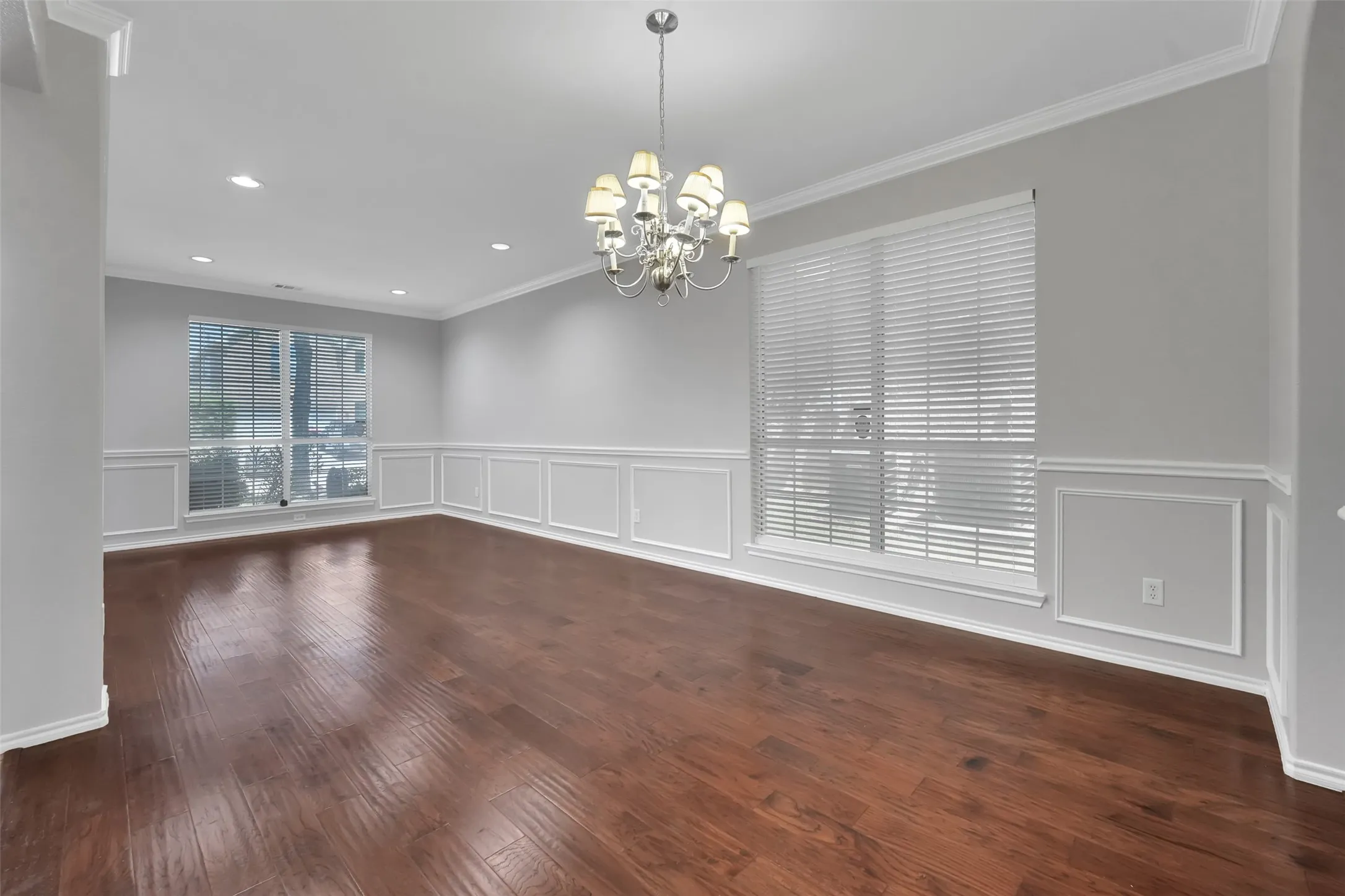 Single Family Residence For Sale in Tarrant County , 3524 Delaney Drive, Fort Worth, Texas 76244, 5 Bedroom, 4 Bathroom, 2 Garage spaces, 4,671 Sqft, built in 2005, mls#21356052, Real Estate Agent in Fort Worth, Homes For Sale in Tarrant county, Homes For Sale in Fort Worth, Realtor in Fort Worth Texas, Real Estate Brokerage Independent Realty Texas, Luminita Cordes Realtor