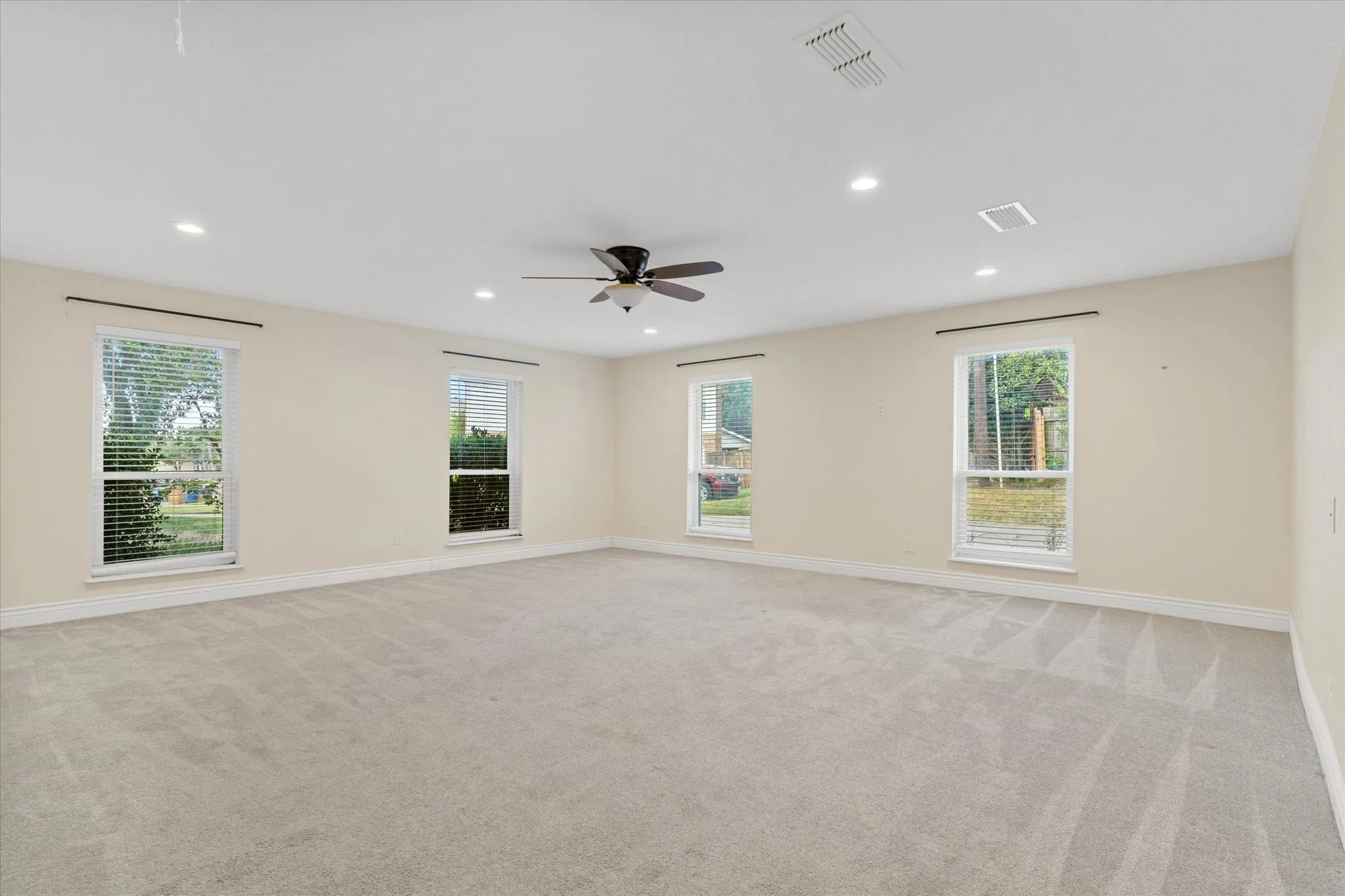 Single Family Residence For Sale in Tarrant County , 501 Valle Vista Court, Keller, Texas 76248, 3 Bedroom, 3 Bathroom, 2 Garage spaces, 3,087 Sqft, built in 1991, mls#21358227, Real Estate Agent in Keller, Homes For Sale in Tarrant county, Homes For Sale in Keller, Realtor in Keller Texas, Real Estate Brokerage Independent Realty Texas, Luminita Cordes Realtor