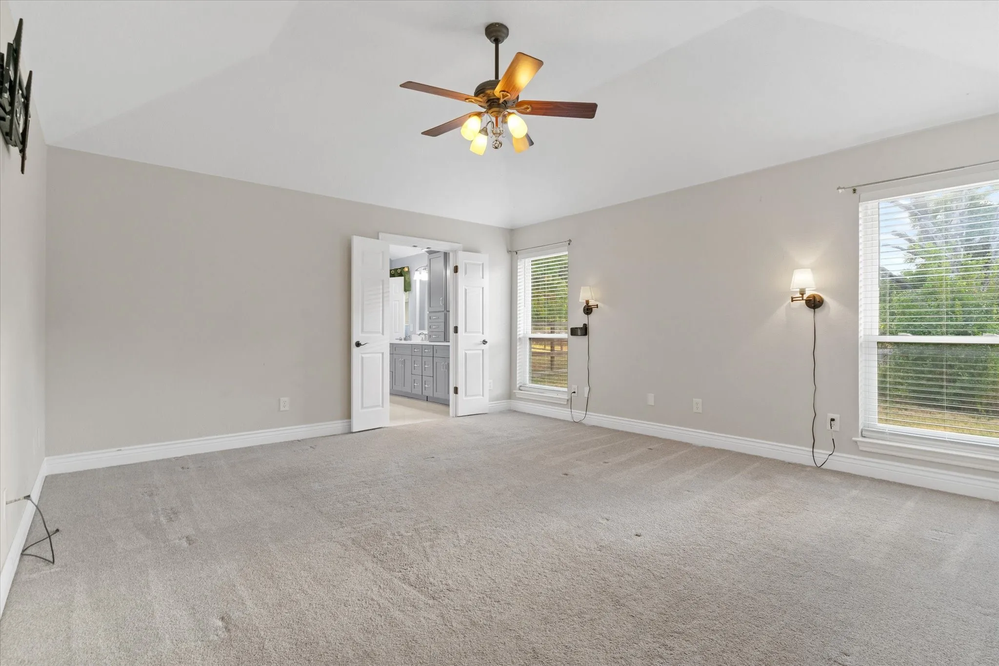Single Family Residence For Sale in Tarrant County , 501 Valle Vista Court, Keller, Texas 76248, 3 Bedroom, 3 Bathroom, 2 Garage spaces, 3,087 Sqft, built in 1991, mls#21358227, Real Estate Agent in Keller, Homes For Sale in Tarrant county, Homes For Sale in Keller, Realtor in Keller Texas, Real Estate Brokerage Independent Realty Texas, Luminita Cordes Realtor