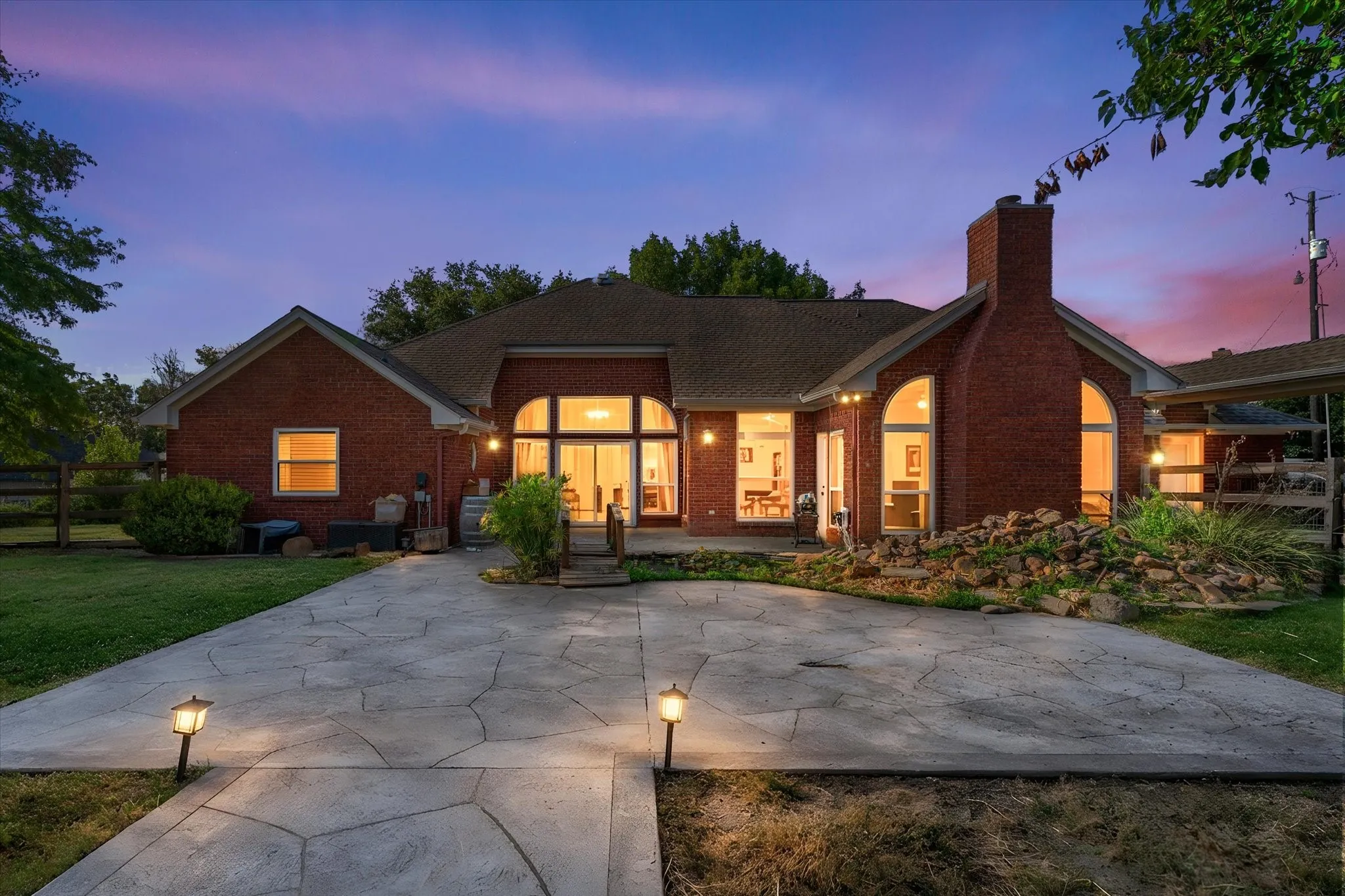 Single Family Residence For Sale in Tarrant County , 501 Valle Vista Court, Keller, Texas 76248, 3 Bedroom, 3 Bathroom, 2 Garage spaces, 3,087 Sqft, built in 1991, mls#21358227, Real Estate Agent in Keller, Homes For Sale in Tarrant county, Homes For Sale in Keller, Realtor in Keller Texas, Real Estate Brokerage Independent Realty Texas, Luminita Cordes Realtor