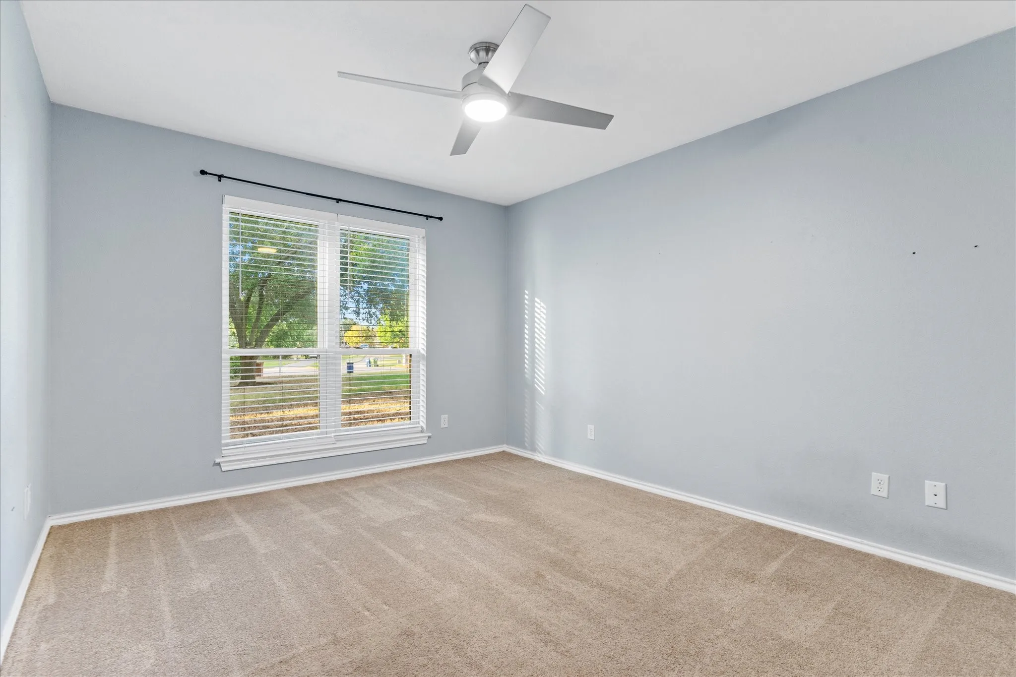 Single Family Residence For Sale in Tarrant County , 501 Valle Vista Court, Keller, Texas 76248, 3 Bedroom, 3 Bathroom, 2 Garage spaces, 3,087 Sqft, built in 1991, mls#21358227, Real Estate Agent in Keller, Homes For Sale in Tarrant county, Homes For Sale in Keller, Realtor in Keller Texas, Real Estate Brokerage Independent Realty Texas, Luminita Cordes Realtor