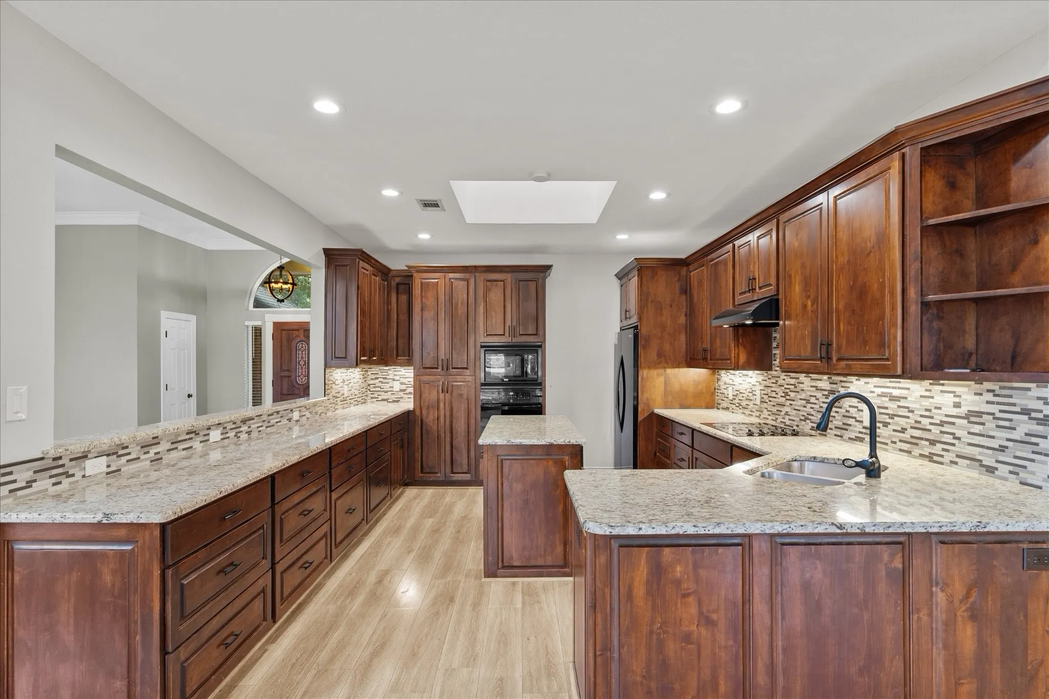 Single Family Residence For Sale in Tarrant County , 501 Valle Vista Court, Keller, Texas 76248, 3 Bedroom, 3 Bathroom, 2 Garage spaces, 3,087 Sqft, built in 1991, mls#21358227, Real Estate Agent in Keller, Homes For Sale in Tarrant county, Homes For Sale in Keller, Realtor in Keller Texas, Real Estate Brokerage Independent Realty Texas, Luminita Cordes Realtor