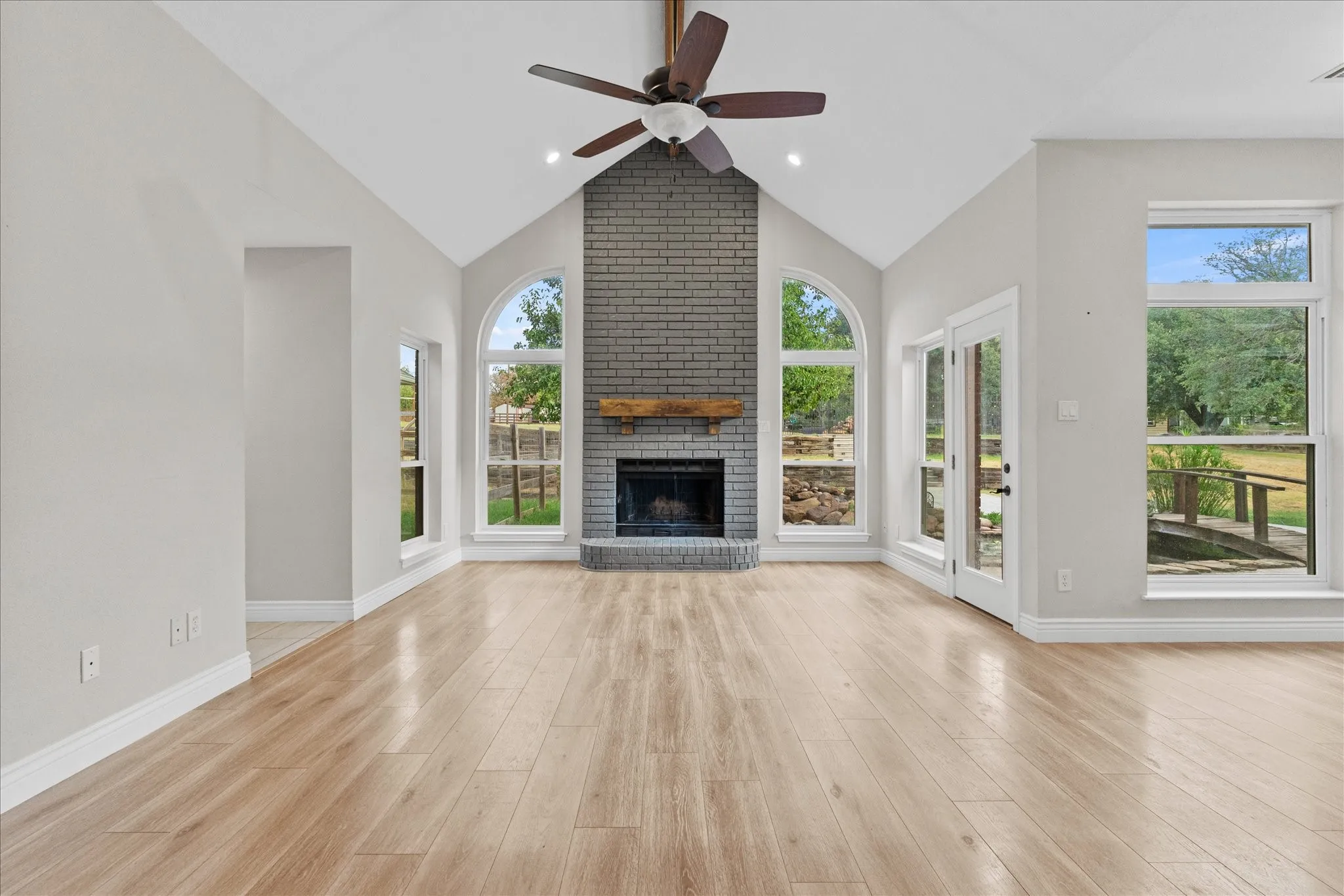 Single Family Residence For Sale in Tarrant County , 501 Valle Vista Court, Keller, Texas 76248, 3 Bedroom, 3 Bathroom, 2 Garage spaces, 3,087 Sqft, built in 1991, mls#21358227, Real Estate Agent in Keller, Homes For Sale in Tarrant county, Homes For Sale in Keller, Realtor in Keller Texas, Real Estate Brokerage Independent Realty Texas, Luminita Cordes Realtor