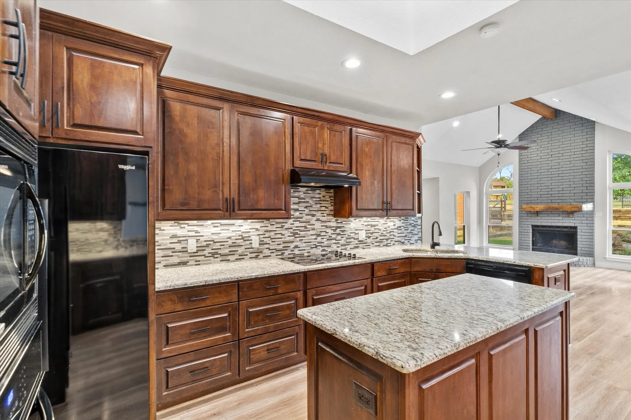 Single Family Residence For Sale in Tarrant County , 501 Valle Vista Court, Keller, Texas 76248, 3 Bedroom, 3 Bathroom, 2 Garage spaces, 3,087 Sqft, built in 1991, mls#21358227, Real Estate Agent in Keller, Homes For Sale in Tarrant county, Homes For Sale in Keller, Realtor in Keller Texas, Real Estate Brokerage Independent Realty Texas, Luminita Cordes Realtor