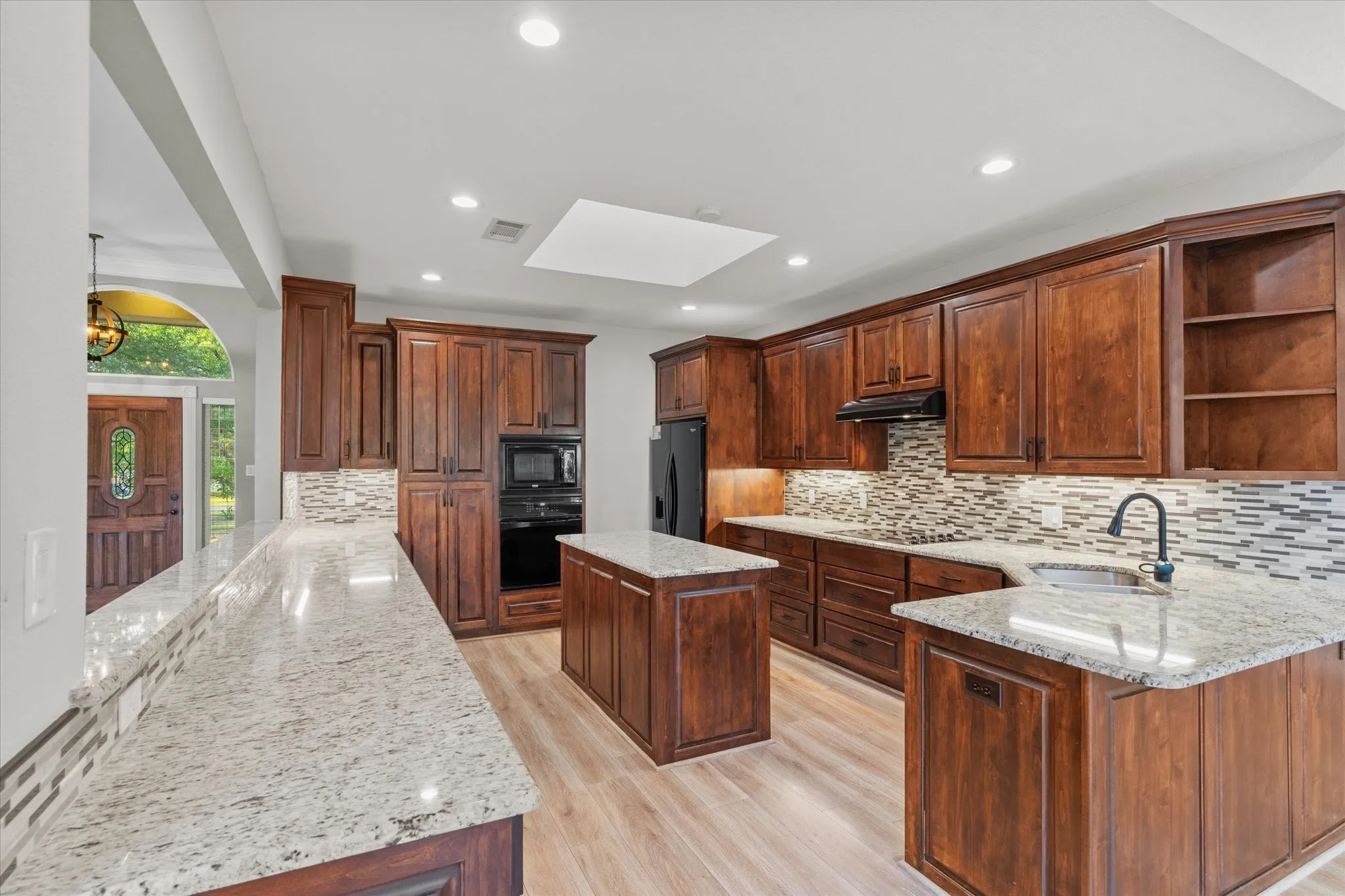 Single Family Residence For Sale in Tarrant County , 501 Valle Vista Court, Keller, Texas 76248, 3 Bedroom, 3 Bathroom, 2 Garage spaces, 3,087 Sqft, built in 1991, mls#21358227, Real Estate Agent in Keller, Homes For Sale in Tarrant county, Homes For Sale in Keller, Realtor in Keller Texas, Real Estate Brokerage Independent Realty Texas, Luminita Cordes Realtor