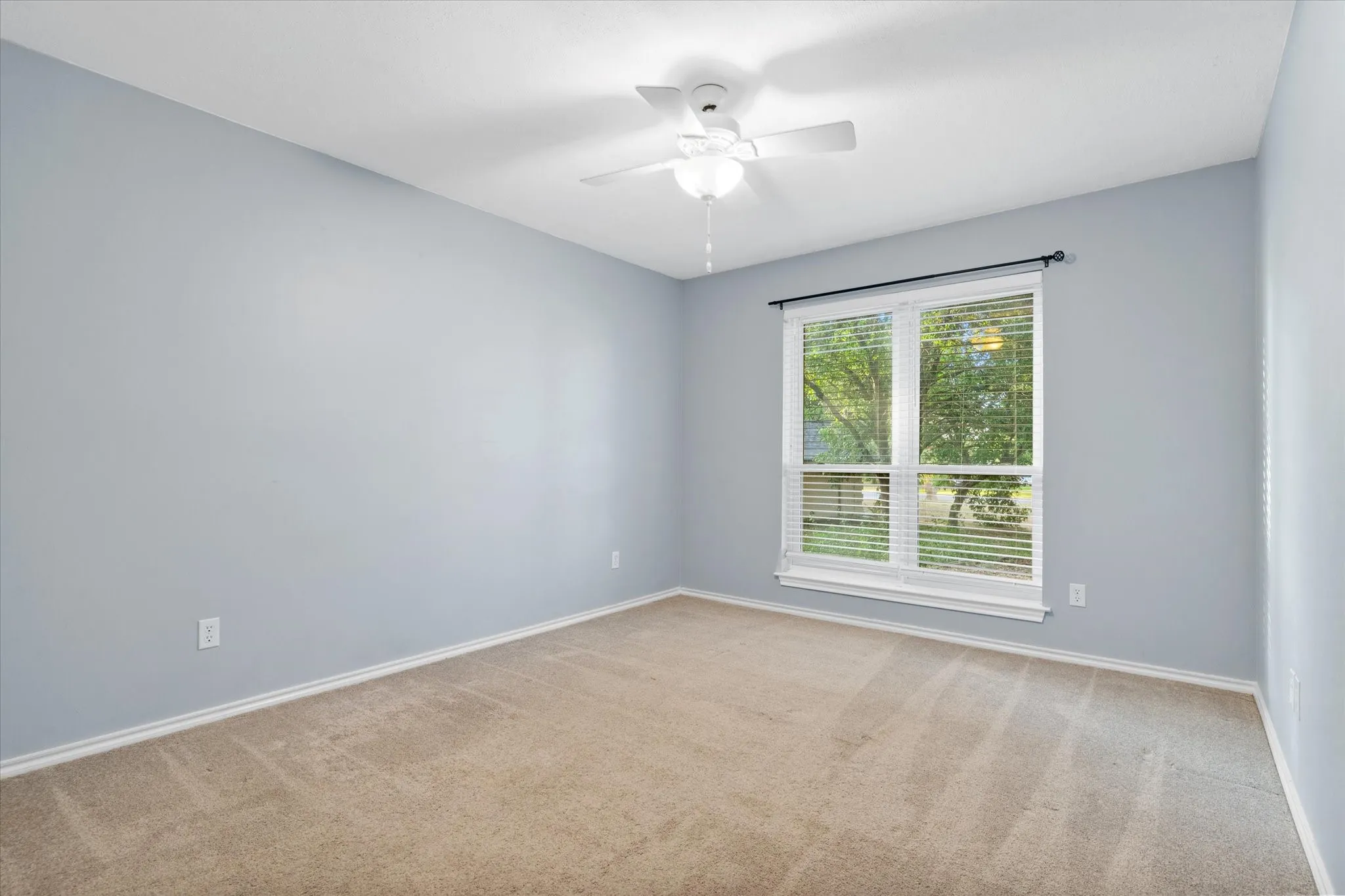 Single Family Residence For Sale in Tarrant County , 501 Valle Vista Court, Keller, Texas 76248, 3 Bedroom, 3 Bathroom, 2 Garage spaces, 3,087 Sqft, built in 1991, mls#21358227, Real Estate Agent in Keller, Homes For Sale in Tarrant county, Homes For Sale in Keller, Realtor in Keller Texas, Real Estate Brokerage Independent Realty Texas, Luminita Cordes Realtor