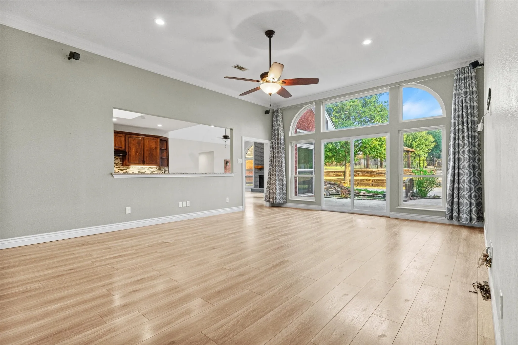 Single Family Residence For Sale in Tarrant County , 501 Valle Vista Court, Keller, Texas 76248, 3 Bedroom, 3 Bathroom, 2 Garage spaces, 3,087 Sqft, built in 1991, mls#21358227, Real Estate Agent in Keller, Homes For Sale in Tarrant county, Homes For Sale in Keller, Realtor in Keller Texas, Real Estate Brokerage Independent Realty Texas, Luminita Cordes Realtor