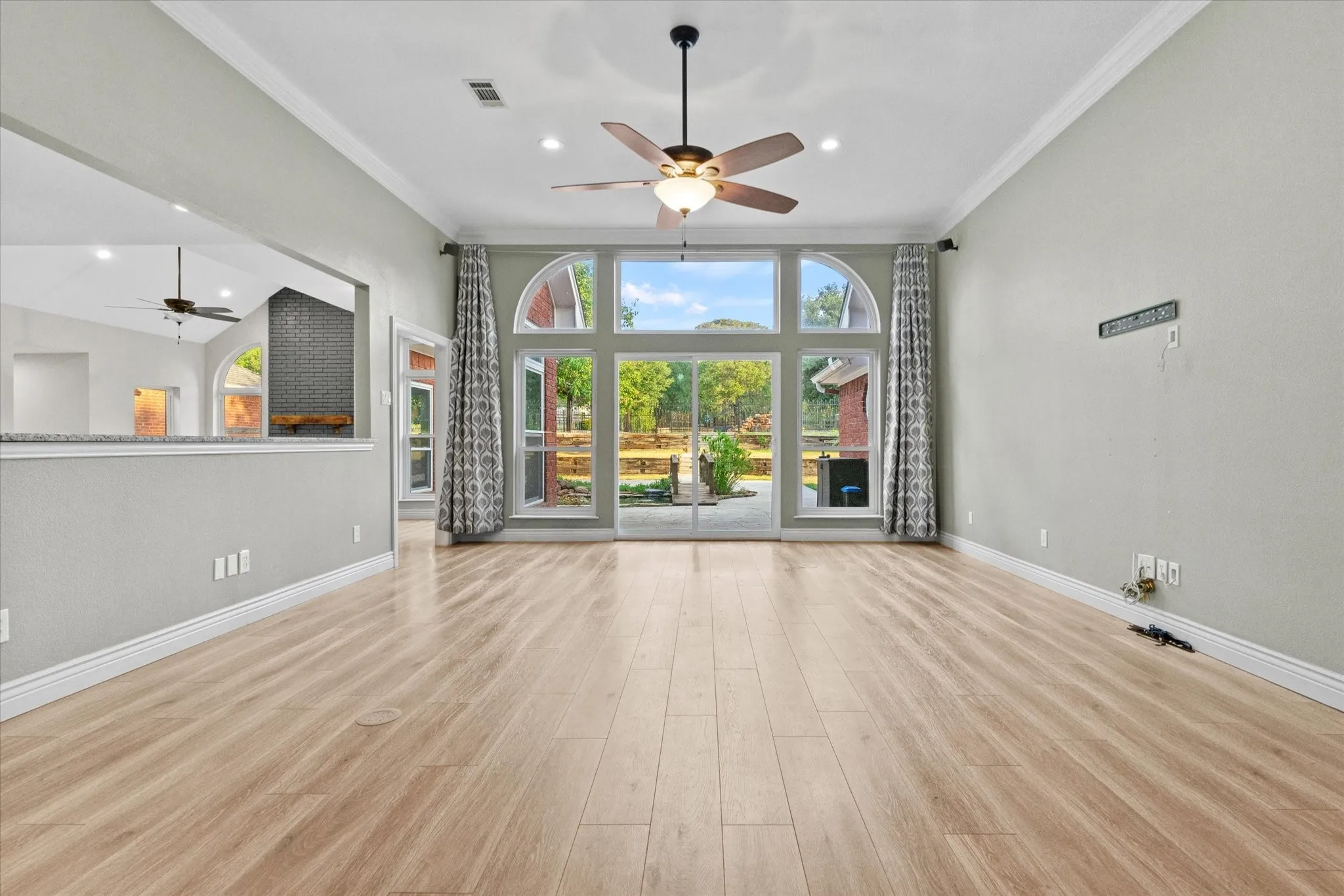 Single Family Residence For Sale in Tarrant County , 501 Valle Vista Court, Keller, Texas 76248, 3 Bedroom, 3 Bathroom, 2 Garage spaces, 3,087 Sqft, built in 1991, mls#21358227, Real Estate Agent in Keller, Homes For Sale in Tarrant county, Homes For Sale in Keller, Realtor in Keller Texas, Real Estate Brokerage Independent Realty Texas, Luminita Cordes Realtor