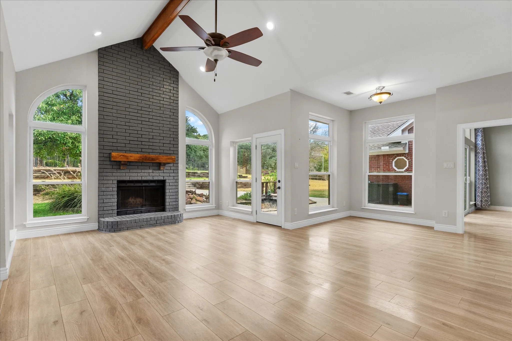 Single Family Residence For Sale in Tarrant County , 501 Valle Vista Court, Keller, Texas 76248, 3 Bedroom, 3 Bathroom, 2 Garage spaces, 3,087 Sqft, built in 1991, mls#21358227, Real Estate Agent in Keller, Homes For Sale in Tarrant county, Homes For Sale in Keller, Realtor in Keller Texas, Real Estate Brokerage Independent Realty Texas, Luminita Cordes Realtor