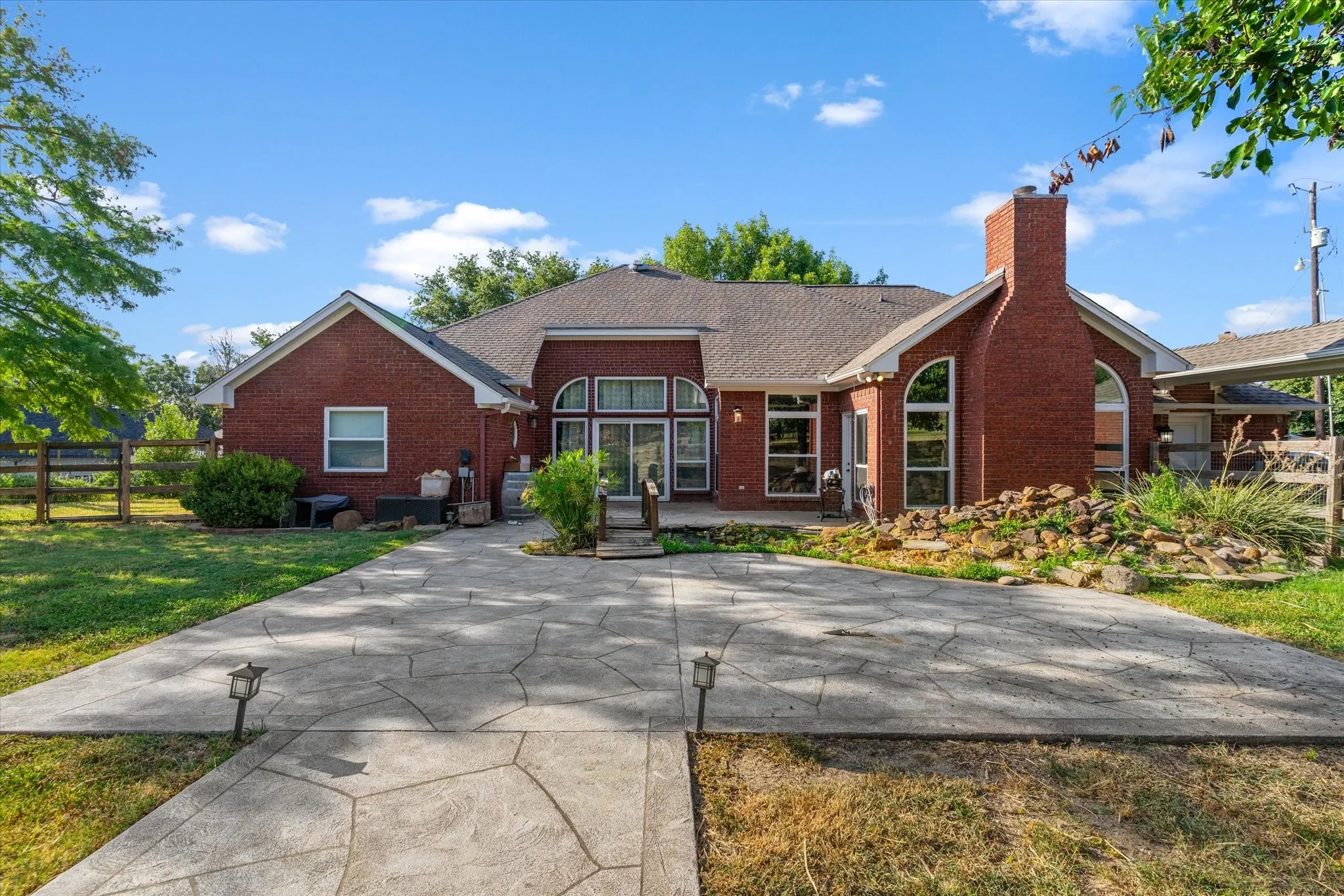 Single Family Residence For Sale in Tarrant County , 501 Valle Vista Court, Keller, Texas 76248, 3 Bedroom, 3 Bathroom, 2 Garage spaces, 3,087 Sqft, built in 1991, mls#21358227, Real Estate Agent in Keller, Homes For Sale in Tarrant county, Homes For Sale in Keller, Realtor in Keller Texas, Real Estate Brokerage Independent Realty Texas, Luminita Cordes Realtor