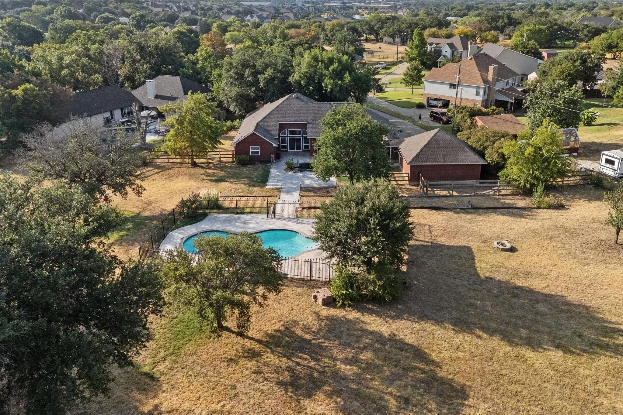 Single Family Residence For Sale in Tarrant County , 501 Valle Vista Court, Keller, Texas 76248, 3 Bedroom, 3 Bathroom, 2 Garage spaces, 3,087 Sqft, built in 1991, mls#21358227, Real Estate Agent in Keller, Homes For Sale in Tarrant county, Homes For Sale in Keller, Realtor in Keller Texas, Real Estate Brokerage Independent Realty Texas, Luminita Cordes Realtor