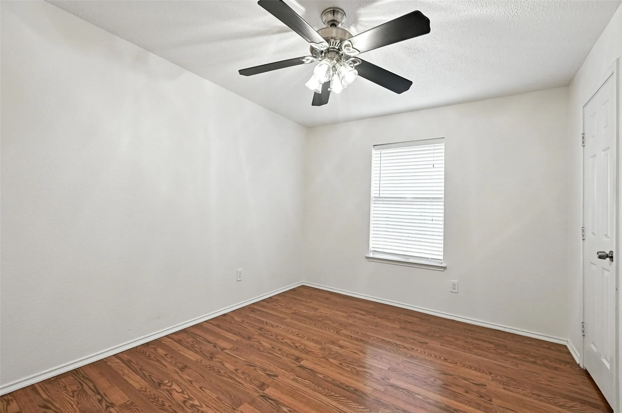Single Family Residence For Rent in Tarrant County , 1455 Morrison Drive, Fort Worth, Texas 76112, 3 Bedroom, 2 Bathroom, 2 Garage spaces, 1,510 Sqft, built in 2000, mls#21358324, Real Estate Agent in Fort Worth, Homes For Rent in Tarrant county, Homes For Rent in Fort Worth, Realtor in Fort Worth Texas, Real Estate Brokerage Independent Realty Texas, Luminita Cordes Realtor