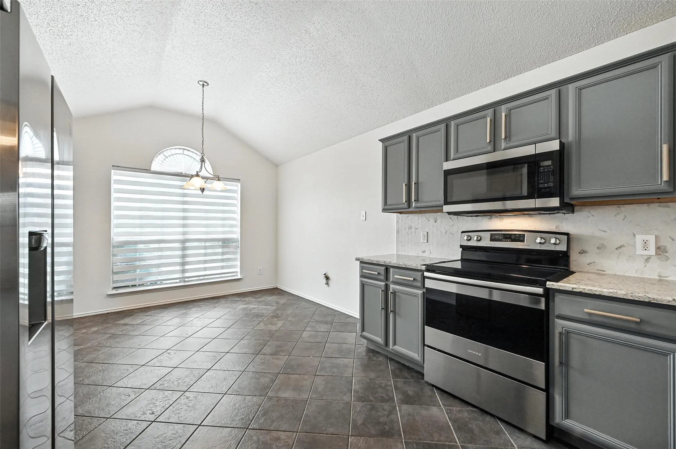 Single Family Residence For Rent in Tarrant County , 1455 Morrison Drive, Fort Worth, Texas 76112, 3 Bedroom, 2 Bathroom, 2 Garage spaces, 1,510 Sqft, built in 2000, mls#21358324, Real Estate Agent in Fort Worth, Homes For Rent in Tarrant county, Homes For Rent in Fort Worth, Realtor in Fort Worth Texas, Real Estate Brokerage Independent Realty Texas, Luminita Cordes Realtor