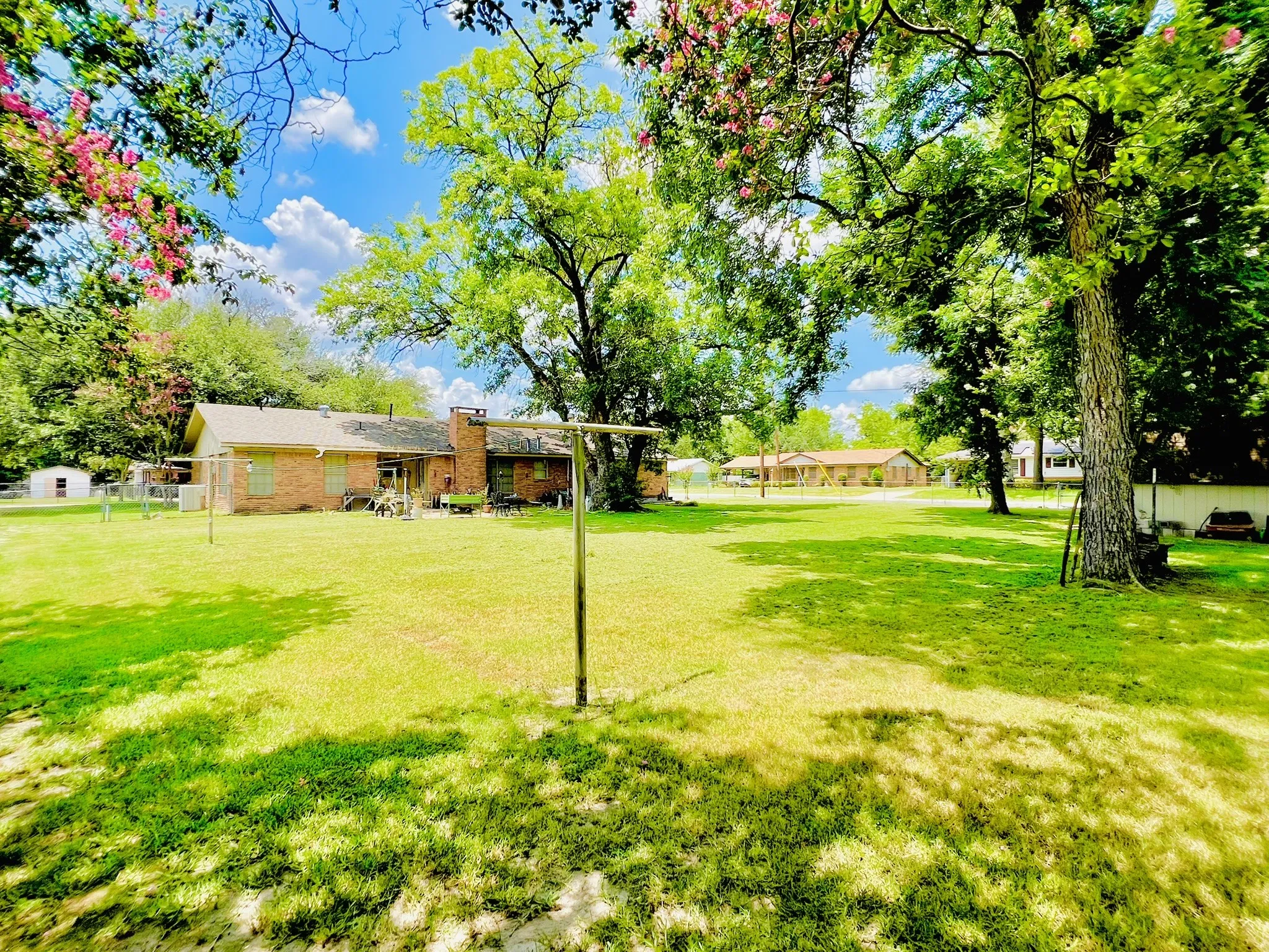 Single Family Residence For Sale in Hopkins County , 114 Harred Street, Sulphur Springs, Texas 75482, 3 Bedroom, 2 Bathroom, 2 Garage spaces, 1,650 Sqft, built in 1958, mls#21349852, Real Estate Agent in Sulphur Springs, Homes For Sale in Hopkins county, Homes For Sale in Sulphur Springs, Realtor in Sulphur Springs Texas, Real Estate Brokerage Independent Realty Texas, Luminita Cordes Realtor