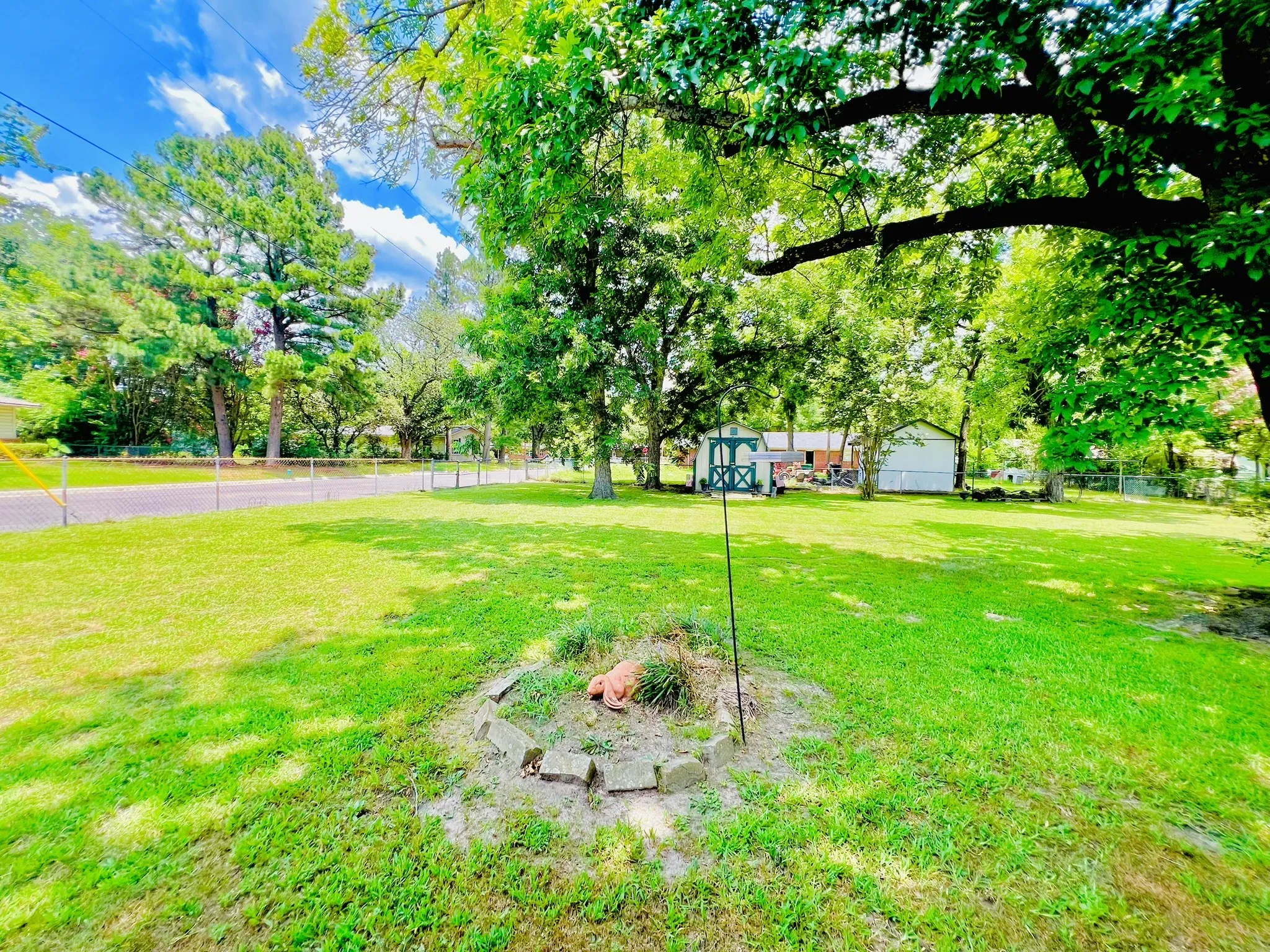 Single Family Residence For Sale in Hopkins County , 114 Harred Street, Sulphur Springs, Texas 75482, 3 Bedroom, 2 Bathroom, 2 Garage spaces, 1,650 Sqft, built in 1958, mls#21349852, Real Estate Agent in Sulphur Springs, Homes For Sale in Hopkins county, Homes For Sale in Sulphur Springs, Realtor in Sulphur Springs Texas, Real Estate Brokerage Independent Realty Texas, Luminita Cordes Realtor