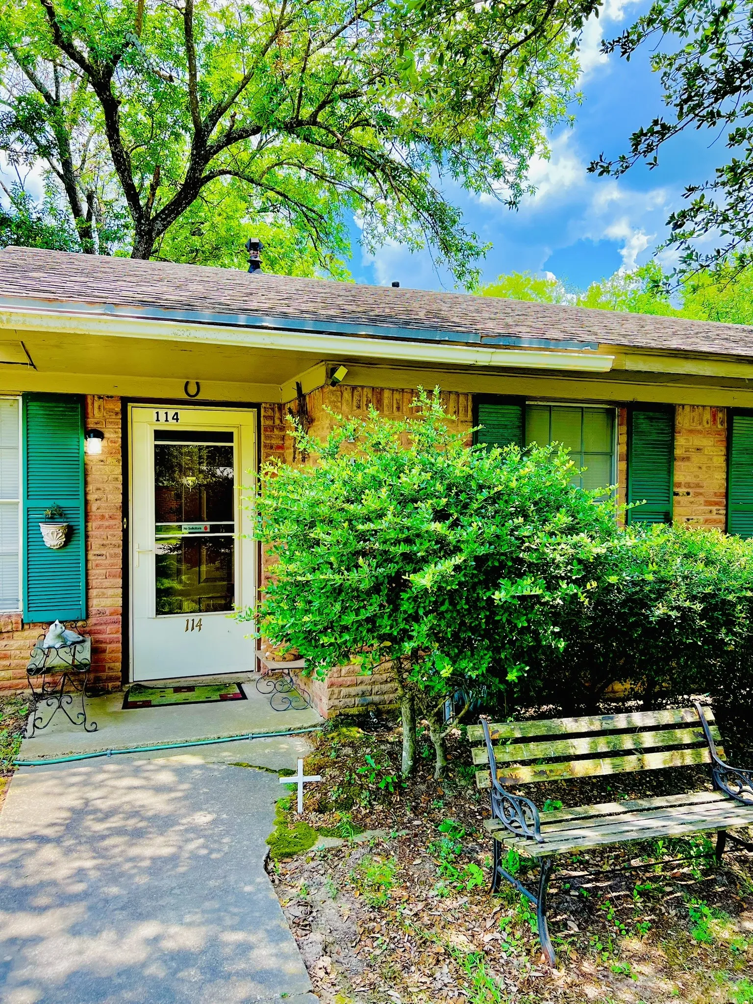 Single Family Residence For Sale in Hopkins County , 114 Harred Street, Sulphur Springs, Texas 75482, 3 Bedroom, 2 Bathroom, 2 Garage spaces, 1,650 Sqft, built in 1958, mls#21349852, Real Estate Agent in Sulphur Springs, Homes For Sale in Hopkins county, Homes For Sale in Sulphur Springs, Realtor in Sulphur Springs Texas, Real Estate Brokerage Independent Realty Texas, Luminita Cordes Realtor