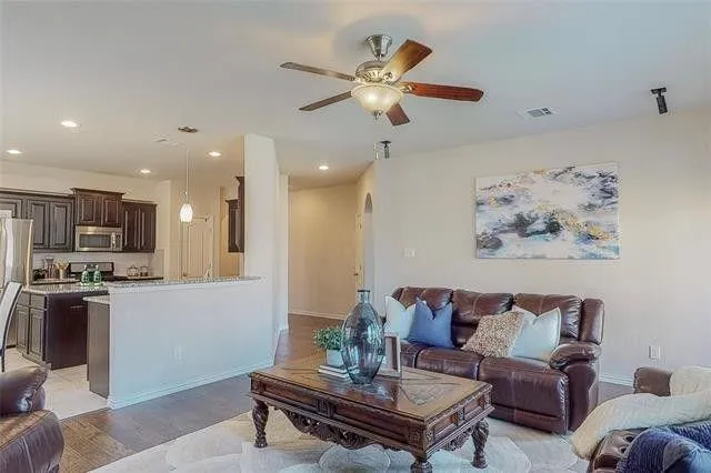 Single Family Residence For Rent in Collin County , 3929 Muscadine Drive, Mc Kinney, Texas 75071, 5 Bedroom, 4 Bathroom, 2 Garage spaces, 3,266 Sqft, built in 2015, mls#21358341, Real Estate Agent in Mc Kinney, Homes For Rent in Collin county, Homes For Rent in Mc Kinney, Realtor in Mc Kinney Texas, Real Estate Brokerage Independent Realty Texas, Luminita Cordes Realtor