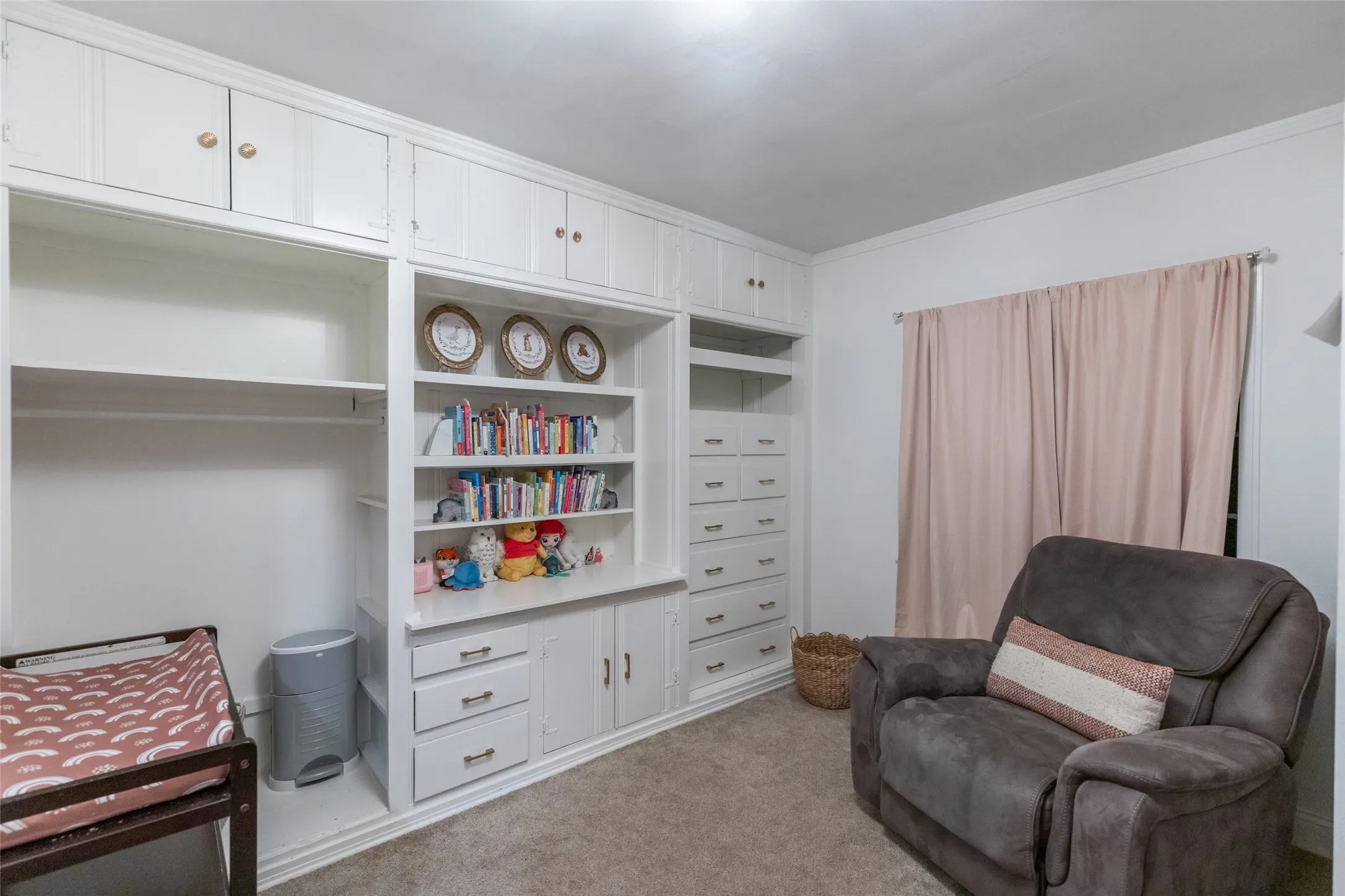 Single Family Residence For Sale in Taylor County , 3765 Woodridge Drive, Abilene, Texas 79605, 4 Bedroom, 3 Bathroom, 2 Garage spaces, 4,117 Sqft, built in 1948, mls#21356929, Real Estate Agent in Abilene, Homes For Sale in Taylor county, Homes For Sale in Abilene, Realtor in Abilene Texas, Real Estate Brokerage Independent Realty Texas, Luminita Cordes Realtor