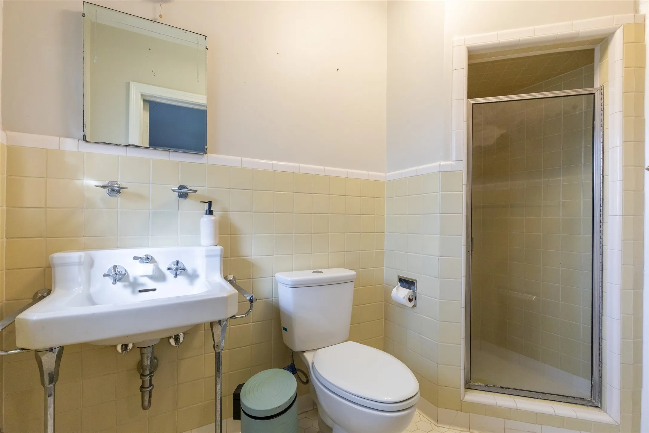 Single Family Residence For Sale in Taylor County , 3765 Woodridge Drive, Abilene, Texas 79605, 4 Bedroom, 3 Bathroom, 2 Garage spaces, 4,117 Sqft, built in 1948, mls#21356929, Real Estate Agent in Abilene, Homes For Sale in Taylor county, Homes For Sale in Abilene, Realtor in Abilene Texas, Real Estate Brokerage Independent Realty Texas, Luminita Cordes Realtor