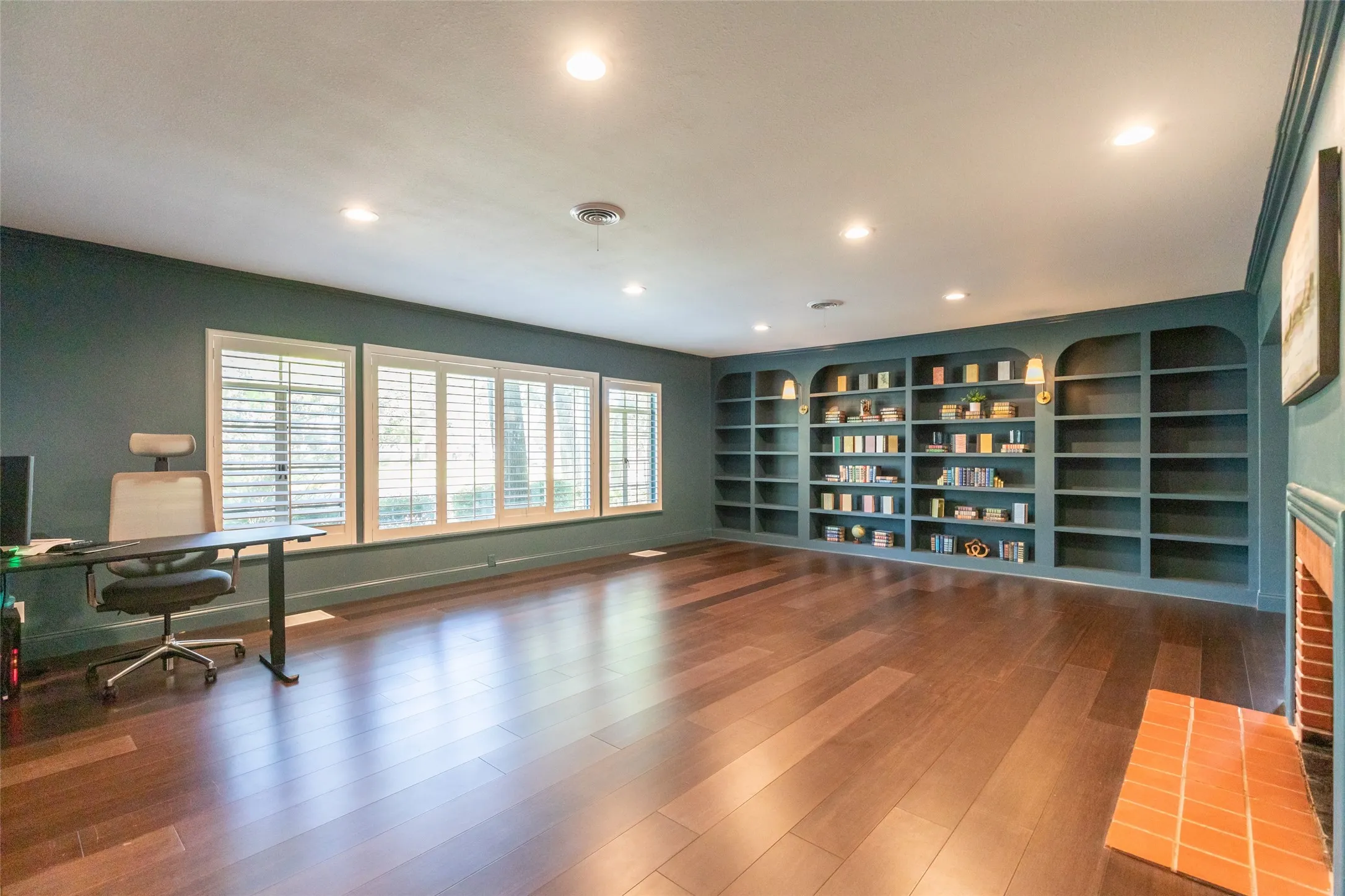 Single Family Residence For Sale in Taylor County , 3765 Woodridge Drive, Abilene, Texas 79605, 4 Bedroom, 3 Bathroom, 2 Garage spaces, 4,117 Sqft, built in 1948, mls#21356929, Real Estate Agent in Abilene, Homes For Sale in Taylor county, Homes For Sale in Abilene, Realtor in Abilene Texas, Real Estate Brokerage Independent Realty Texas, Luminita Cordes Realtor