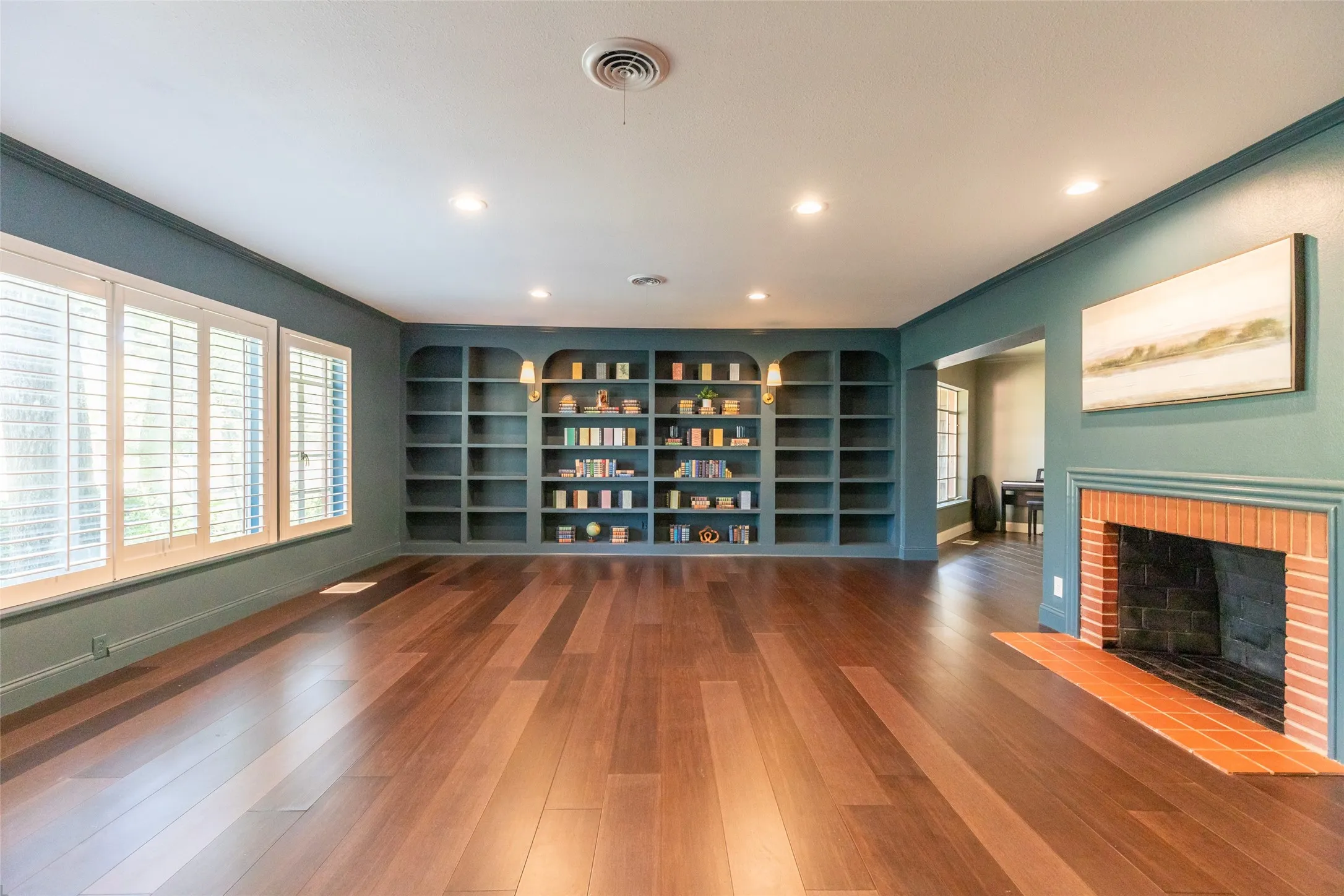 Single Family Residence For Sale in Taylor County , 3765 Woodridge Drive, Abilene, Texas 79605, 4 Bedroom, 3 Bathroom, 2 Garage spaces, 4,117 Sqft, built in 1948, mls#21356929, Real Estate Agent in Abilene, Homes For Sale in Taylor county, Homes For Sale in Abilene, Realtor in Abilene Texas, Real Estate Brokerage Independent Realty Texas, Luminita Cordes Realtor