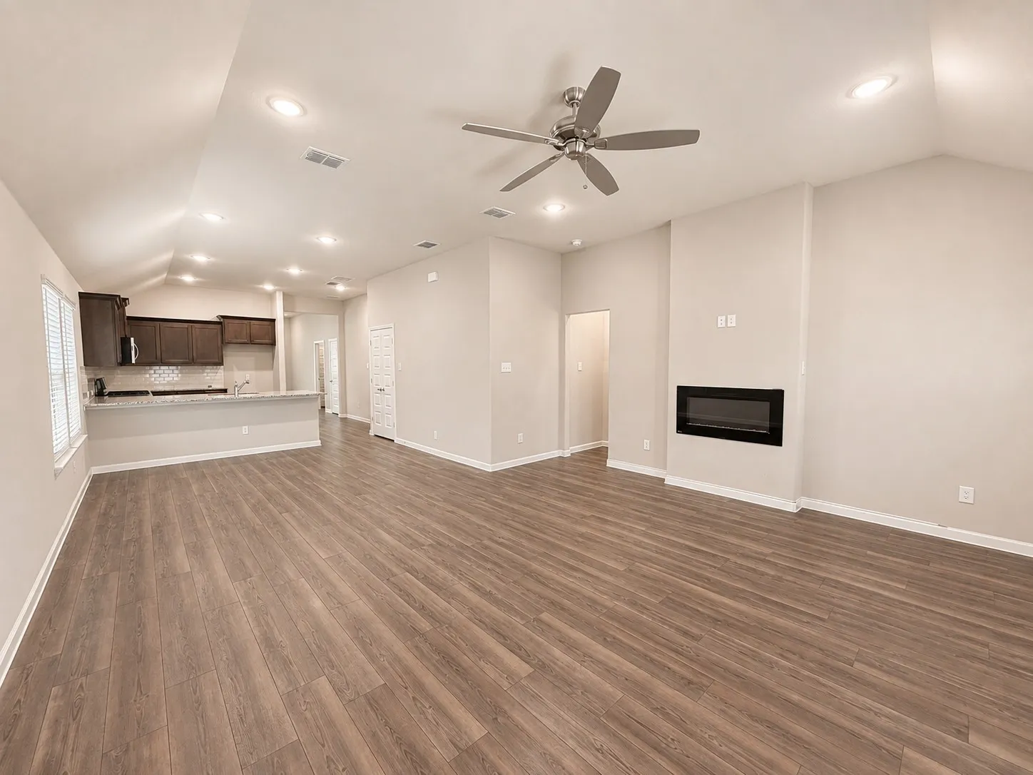 Single Family Residence For Rent in Rockwall County , 3428 flatiron Drive, Royse City, Texas 75189, 3 Bedroom, 2 Bathroom, 2 Garage spaces, 1,928 Sqft, built in 2021, mls#21358278, Real Estate Agent in Royse City, Homes For Rent in Rockwall county, Homes For Rent in Royse City, Realtor in Royse City Texas, Real Estate Brokerage Independent Realty Texas, Luminita Cordes Realtor