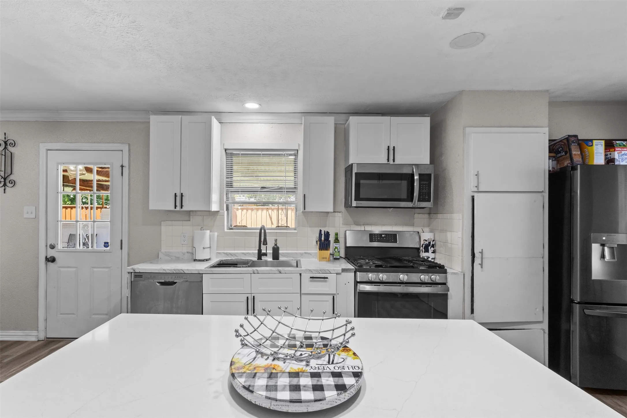 Single Family Residence For Sale in Dallas County , 2505 Robin Lane, Garland, Texas 75041, 3 Bedroom, 2 Bathroom, 2 Garage spaces, 1,500 Sqft, built in 1961, mls#21358318, Real Estate Agent in Garland, Homes For Sale in Dallas county, Homes For Sale in Garland, Realtor in Garland Texas, Real Estate Brokerage Independent Realty Texas, Luminita Cordes Realtor