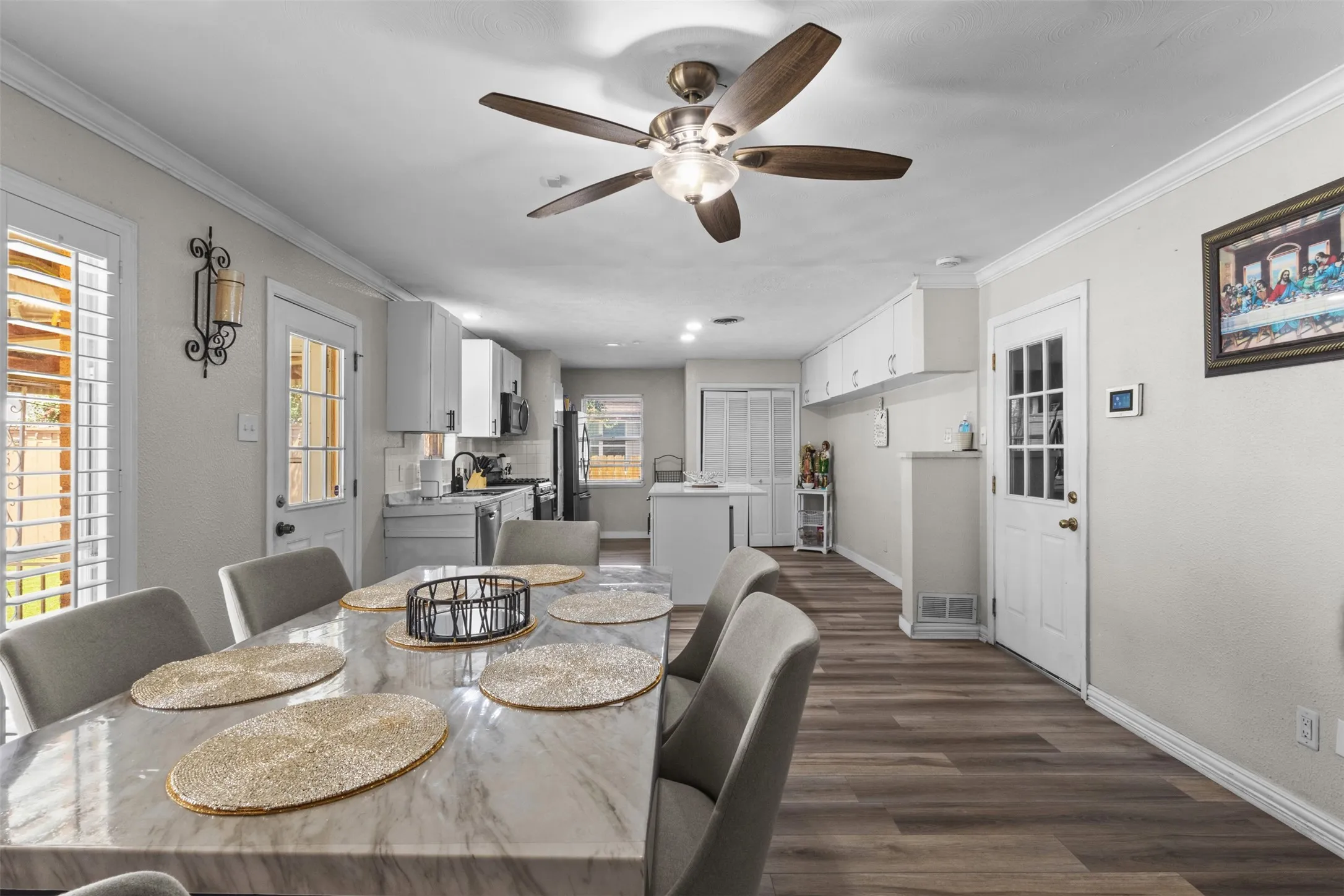 Single Family Residence For Sale in Dallas County , 2505 Robin Lane, Garland, Texas 75041, 3 Bedroom, 2 Bathroom, 2 Garage spaces, 1,500 Sqft, built in 1961, mls#21358318, Real Estate Agent in Garland, Homes For Sale in Dallas county, Homes For Sale in Garland, Realtor in Garland Texas, Real Estate Brokerage Independent Realty Texas, Luminita Cordes Realtor