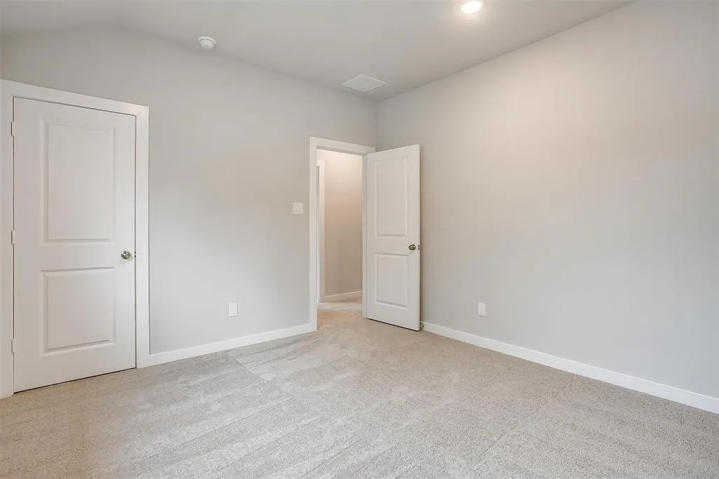 Single Family Residence For Rent in Tarrant County , 4525 Hogans Alley Drive, Arlington, Texas 76001, 4 Bedroom, 3 Bathroom, 2 Garage spaces, 2,205 Sqft, built in 2023, mls#21358348, Real Estate Agent in Arlington, Homes For Rent in Tarrant county, Homes For Rent in Arlington, Realtor in Arlington Texas, Real Estate Brokerage Independent Realty Texas, Luminita Cordes Realtor