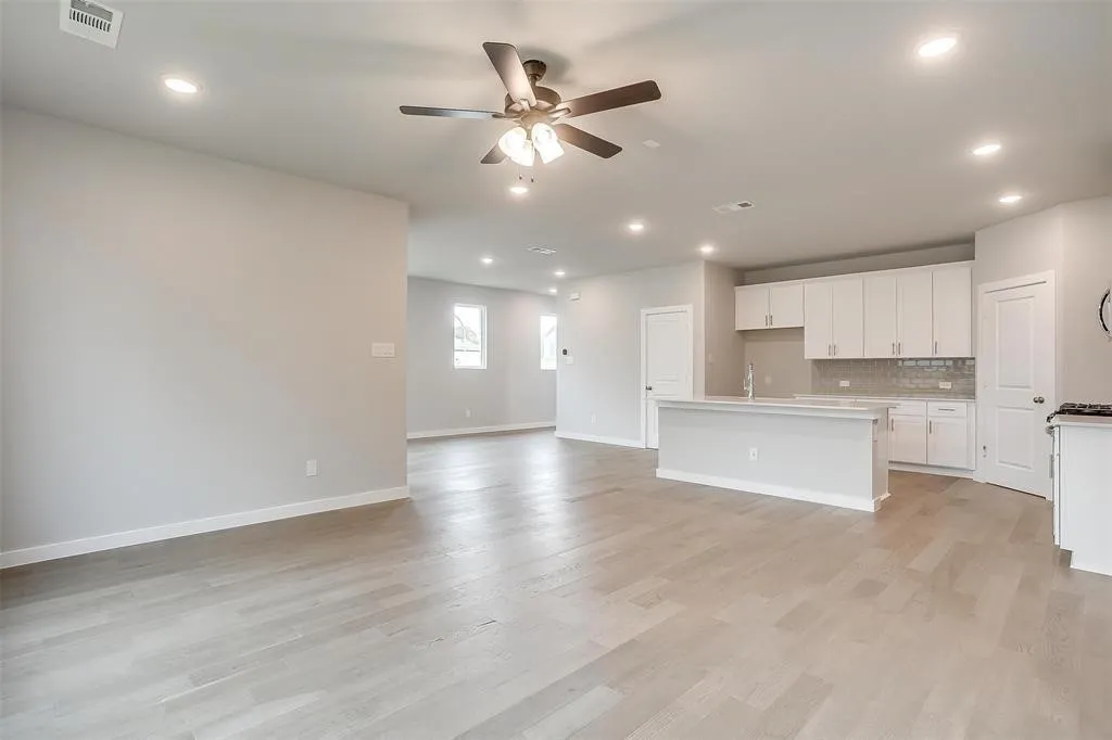 Single Family Residence For Rent in Tarrant County , 4525 Hogans Alley Drive, Arlington, Texas 76001, 4 Bedroom, 3 Bathroom, 2 Garage spaces, 2,205 Sqft, built in 2023, mls#21358348, Real Estate Agent in Arlington, Homes For Rent in Tarrant county, Homes For Rent in Arlington, Realtor in Arlington Texas, Real Estate Brokerage Independent Realty Texas, Luminita Cordes Realtor