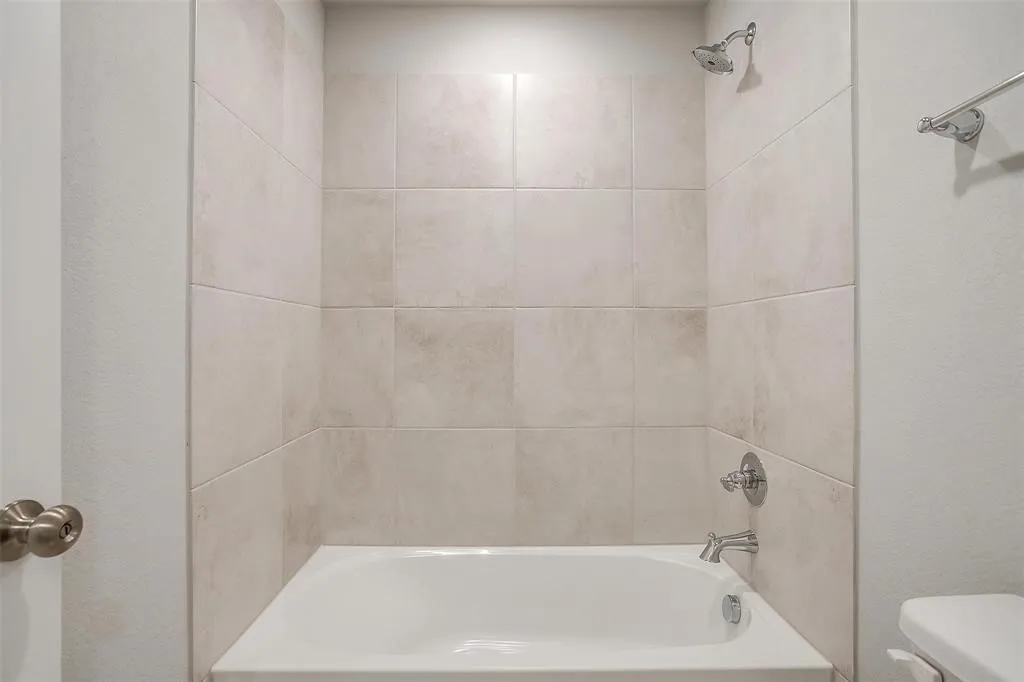 Single Family Residence For Rent in Tarrant County , 4525 Hogans Alley Drive, Arlington, Texas 76001, 4 Bedroom, 3 Bathroom, 2 Garage spaces, 2,205 Sqft, built in 2023, mls#21358348, Real Estate Agent in Arlington, Homes For Rent in Tarrant county, Homes For Rent in Arlington, Realtor in Arlington Texas, Real Estate Brokerage Independent Realty Texas, Luminita Cordes Realtor