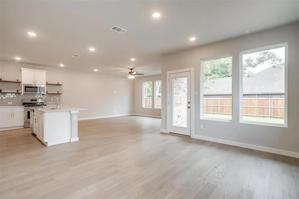 Single Family Residence For Rent in Tarrant County , 4525 Hogans Alley Drive, Arlington, Texas 76001, 4 Bedroom, 3 Bathroom, 2 Garage spaces, 2,205 Sqft, built in 2023, mls#21358348, Real Estate Agent in Arlington, Homes For Rent in Tarrant county, Homes For Rent in Arlington, Realtor in Arlington Texas, Real Estate Brokerage Independent Realty Texas, Luminita Cordes Realtor
