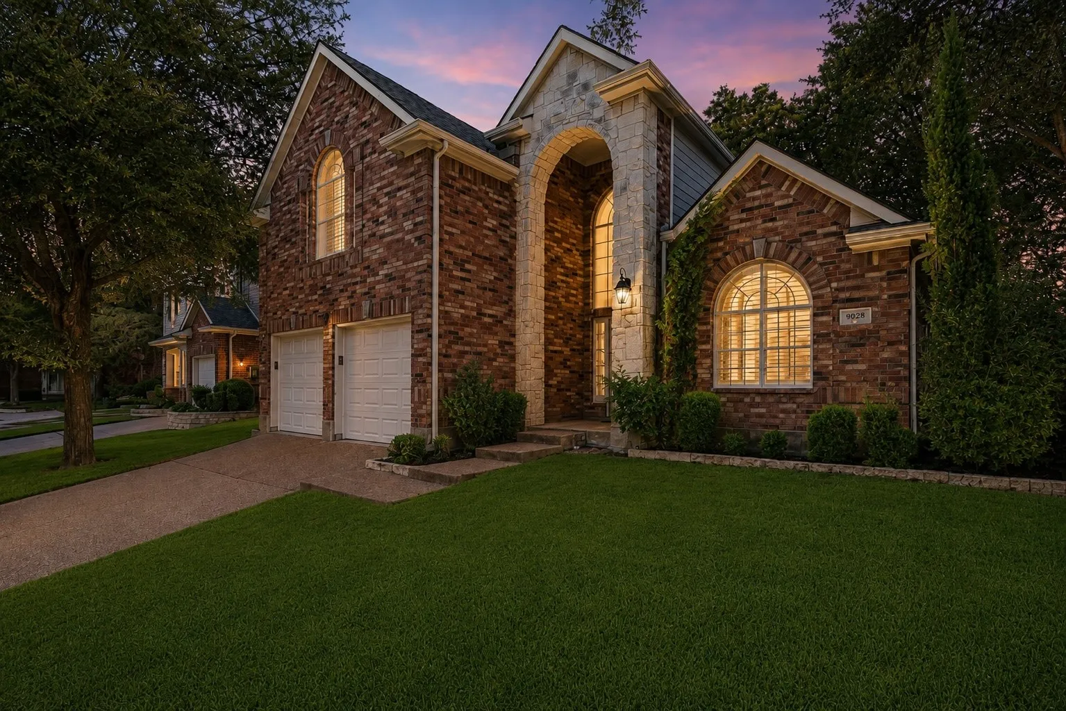 Single Family Residence For Sale in Dallas County , 9028 Clearhurst Drive, Dallas, Texas 75238, 3 Bedroom, 2 Bathroom, 2 Garage spaces, 1,859 Sqft, built in 1999, mls#21358155, Real Estate Agent in Dallas, Homes For Sale in Dallas county, Homes For Sale in Dallas, Realtor in Dallas Texas, Real Estate Brokerage Independent Realty Texas, Luminita Cordes Realtor