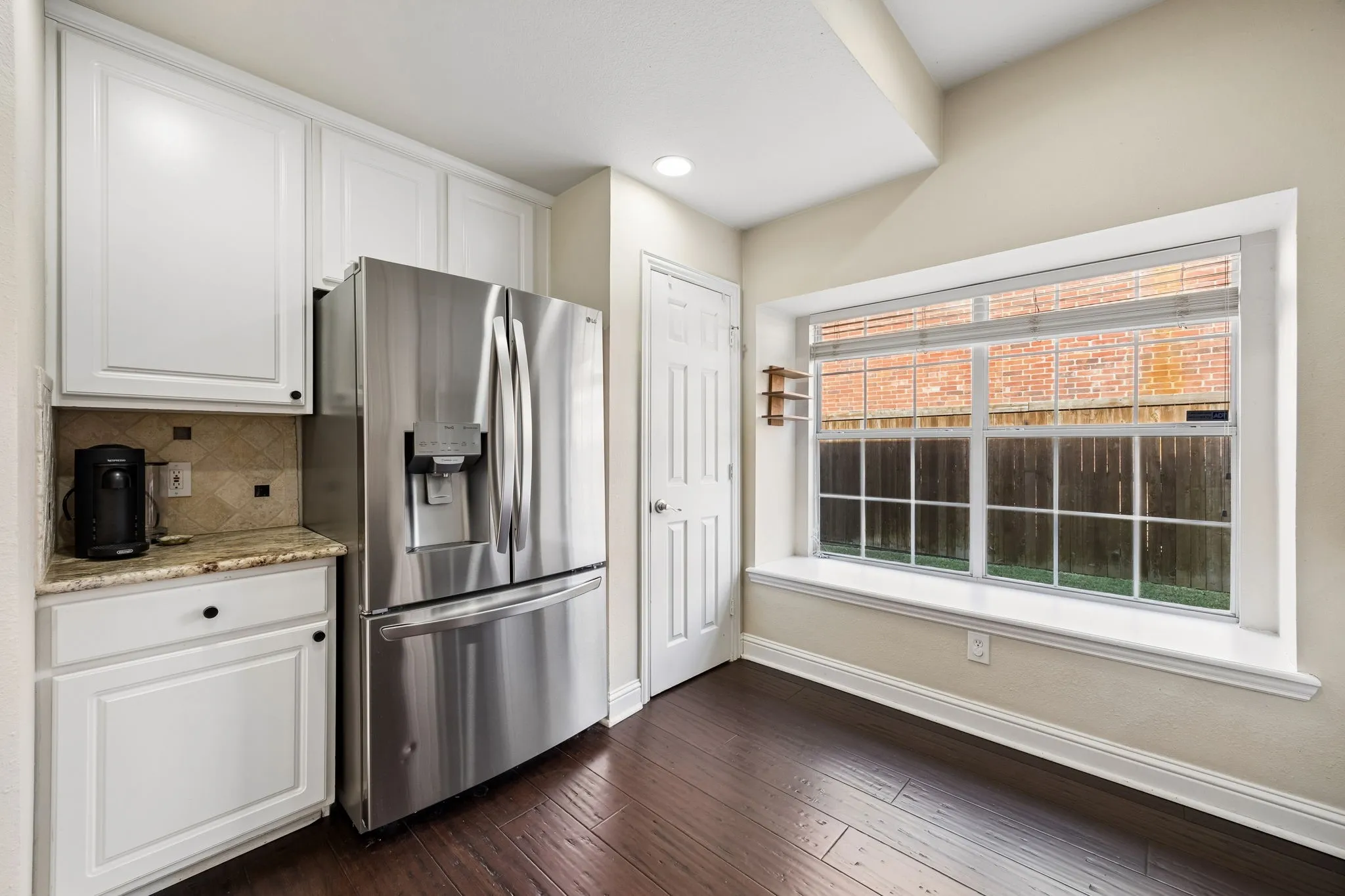 Single Family Residence For Sale in Dallas County , 9028 Clearhurst Drive, Dallas, Texas 75238, 3 Bedroom, 2 Bathroom, 2 Garage spaces, 1,859 Sqft, built in 1999, mls#21358155, Real Estate Agent in Dallas, Homes For Sale in Dallas county, Homes For Sale in Dallas, Realtor in Dallas Texas, Real Estate Brokerage Independent Realty Texas, Luminita Cordes Realtor